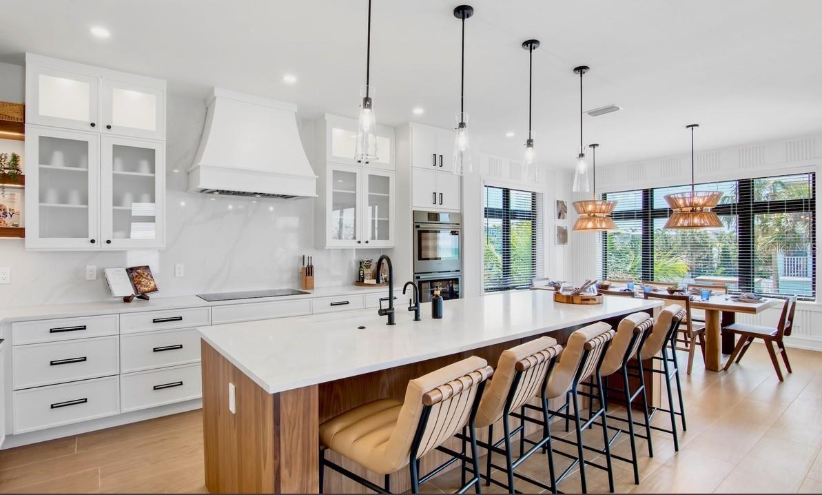 Bradenton Beach, Florida, 34217, United States, 7 Bedrooms Bedrooms, ,8 BathroomsBathrooms,Residential,Active,1929473