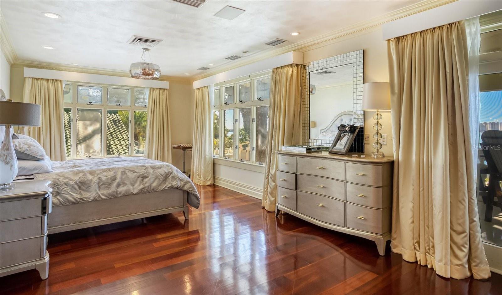 Clearwater, Florida, 33756, United States, 10 Bedrooms Bedrooms, ,11 BathroomsBathrooms,Residential,Active,1738489