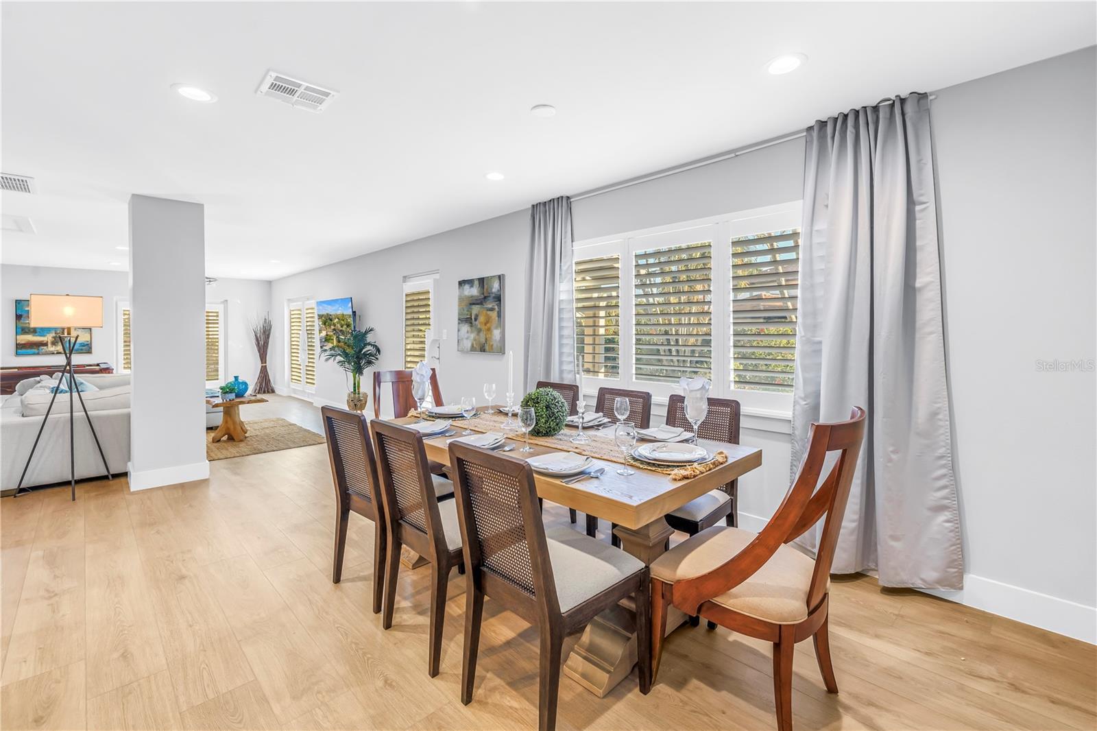 St Petersburg, Florida, 33704, United States, 4 Bedrooms Bedrooms, ,4 BathroomsBathrooms,Residential,Active,2013913