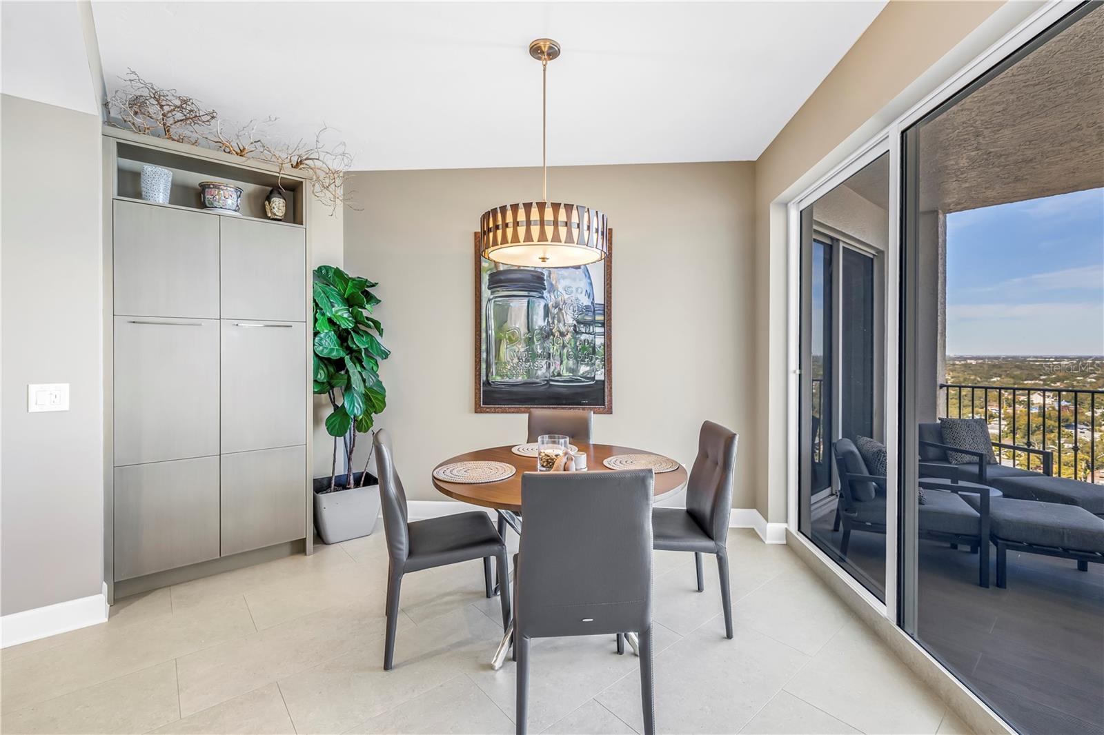 St Petersburg, Florida, 33701, United States, 2 Bedrooms Bedrooms, ,2 BathroomsBathrooms,Residential,Active,2012232