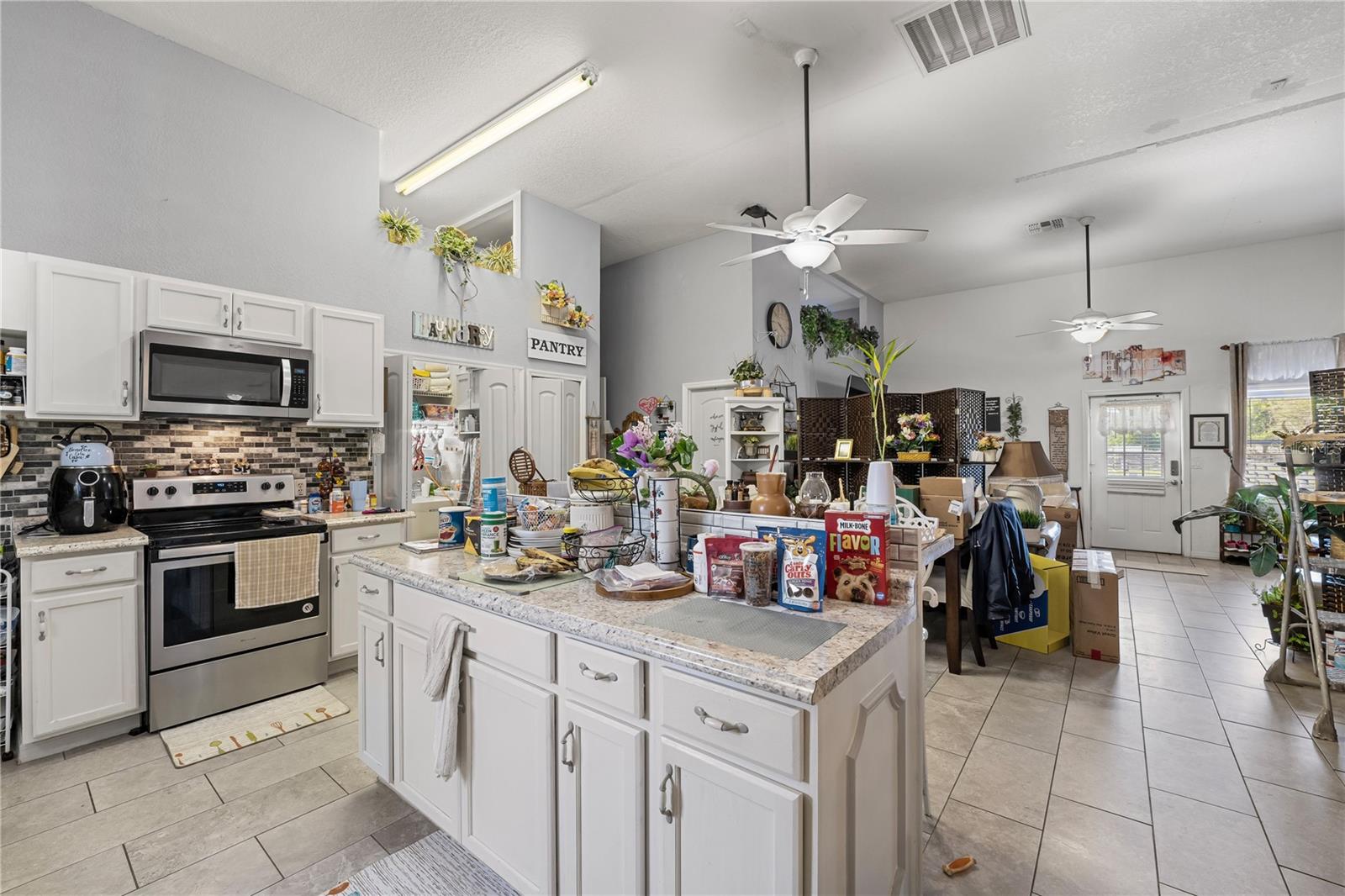 Kissimmee, Florida, 34746, United States, ,3 BathroomsBathrooms,Residential,Active,1739741