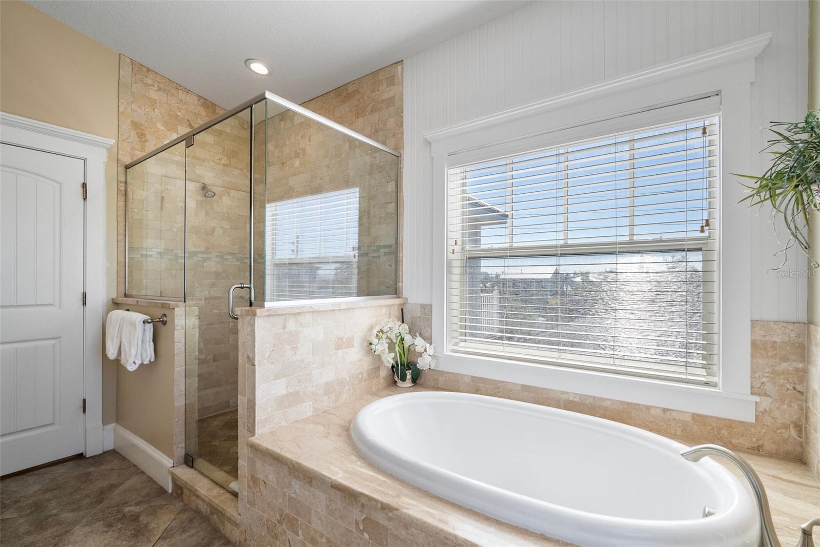 Holmes Beach, Florida, 34217, United States, 6 Bedrooms Bedrooms, ,5 BathroomsBathrooms,Residential,Active,1987273