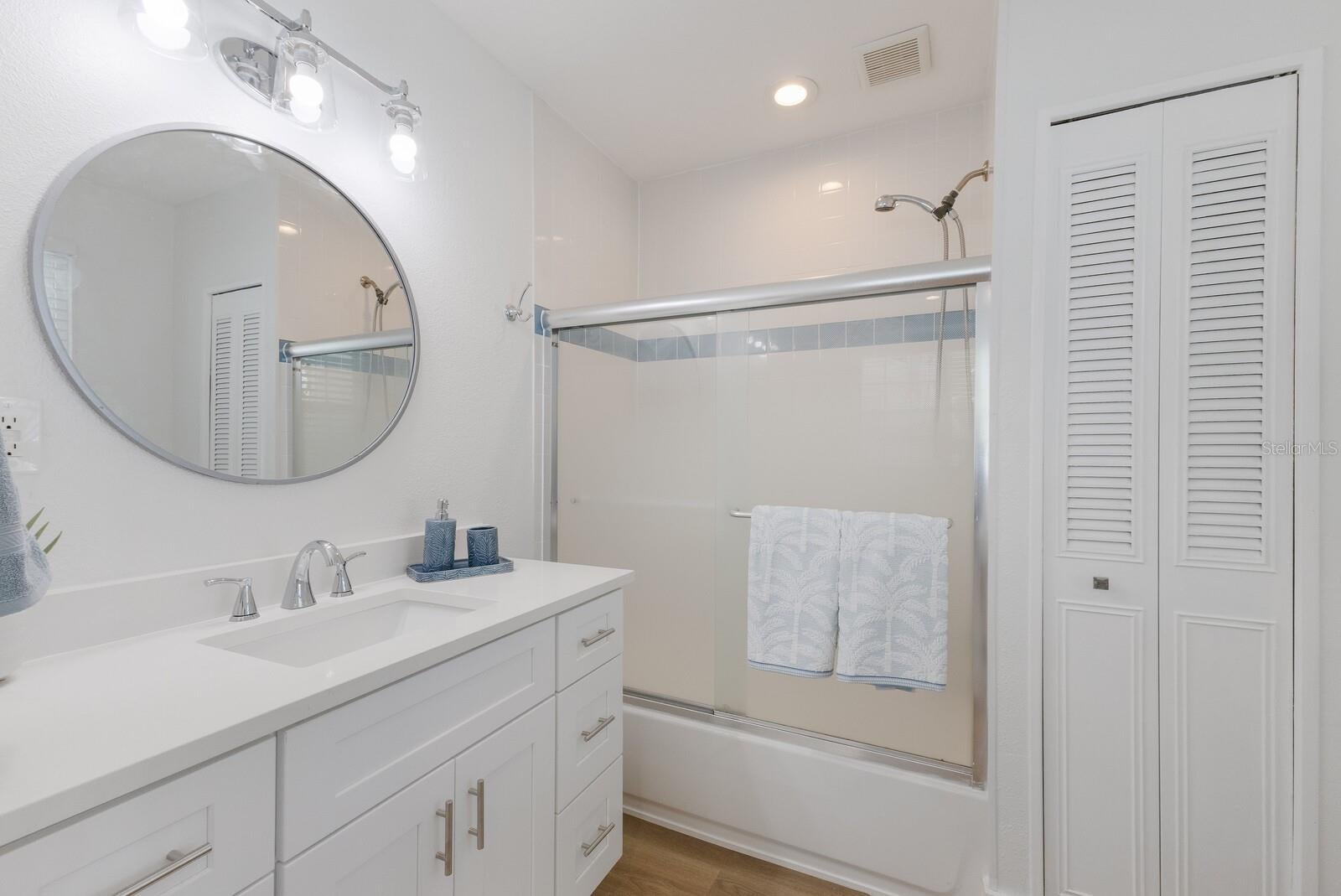 Bradenton Beach, Florida, 34217, United States, 3 Bedrooms Bedrooms, ,3 BathroomsBathrooms,Residential,Active,1926702