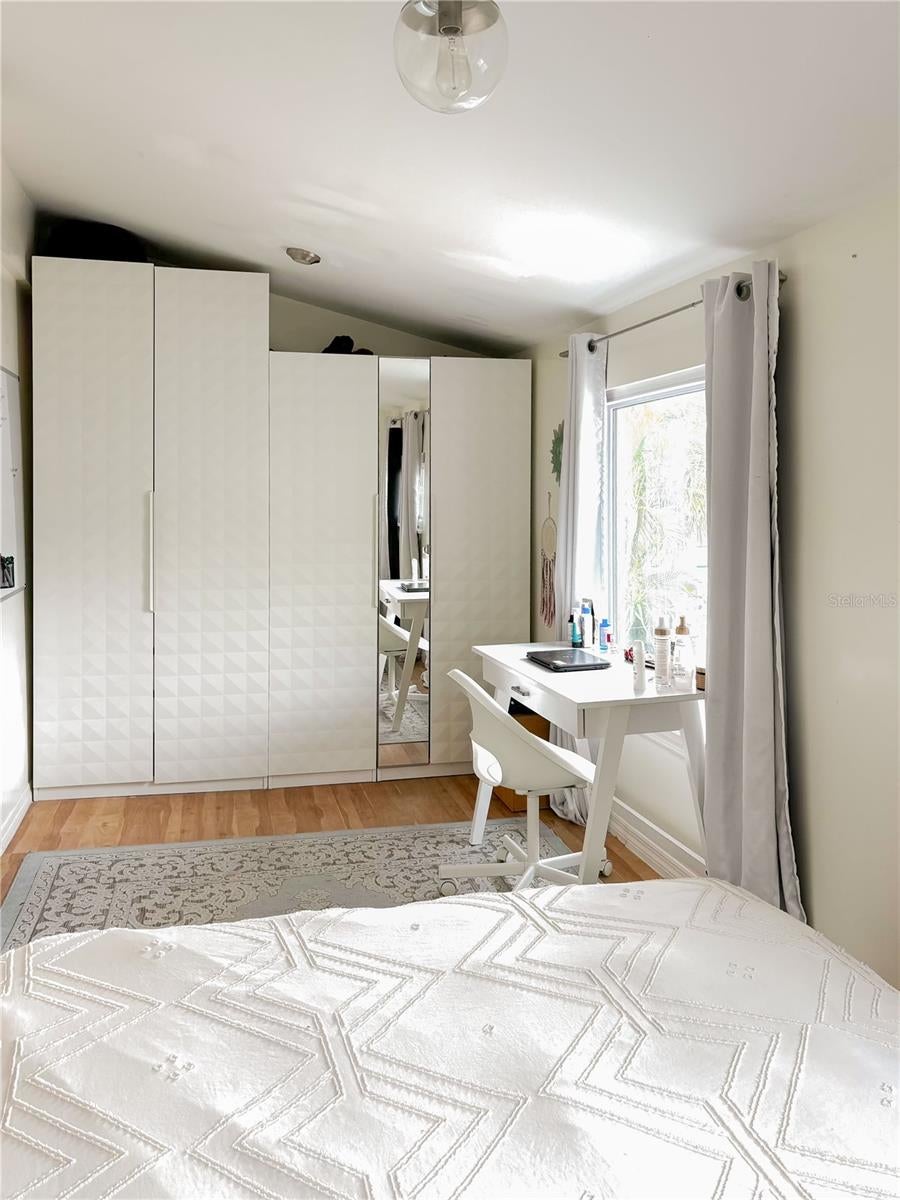 St Petersburg, Florida, 33705, United States, 6 Bedrooms Bedrooms, ,4 BathroomsBathrooms,Residential,Active,1986869