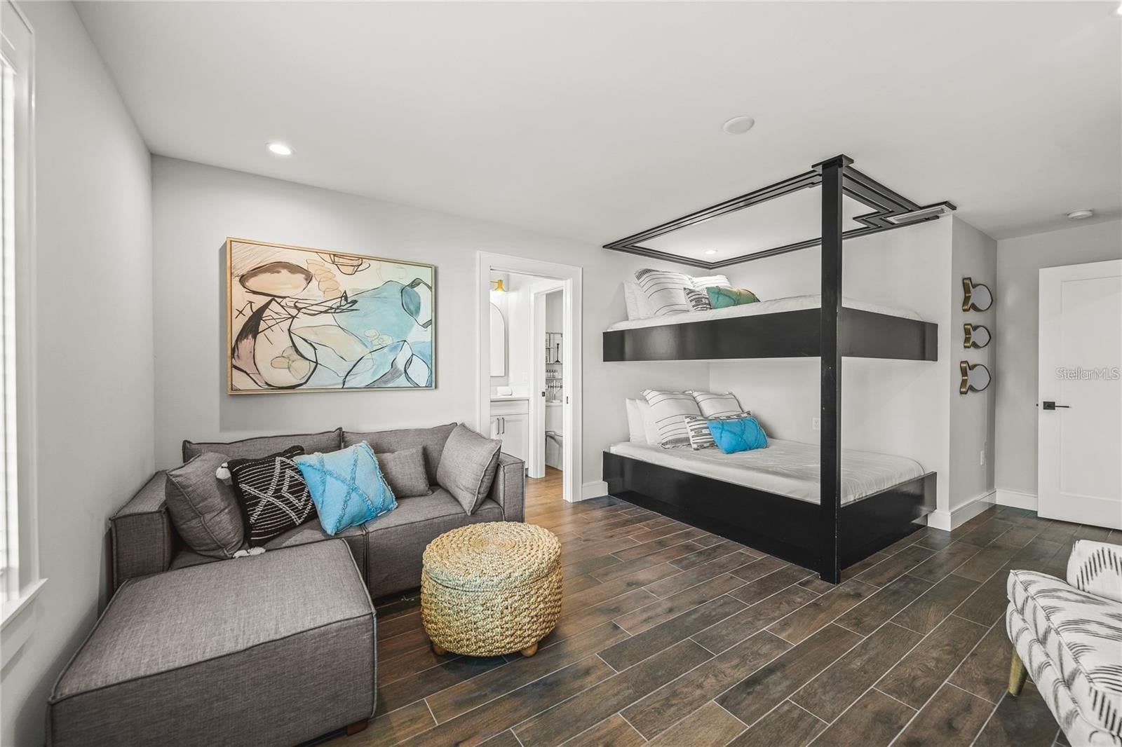 Sarasota, Florida, 34236, United States, 6 Bedrooms Bedrooms, ,8 BathroomsBathrooms,Residential,Active,1773155