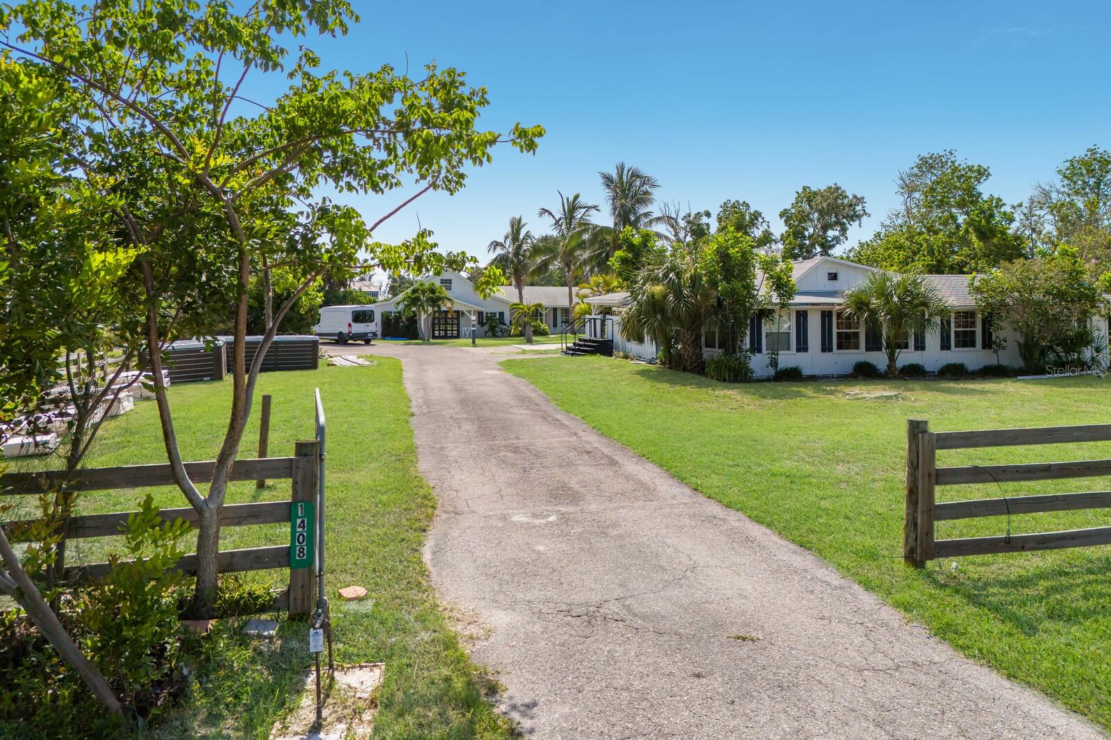 Bradenton, Florida, 34209, United States, ,4 BathroomsBathrooms,Residential,Active,1863490