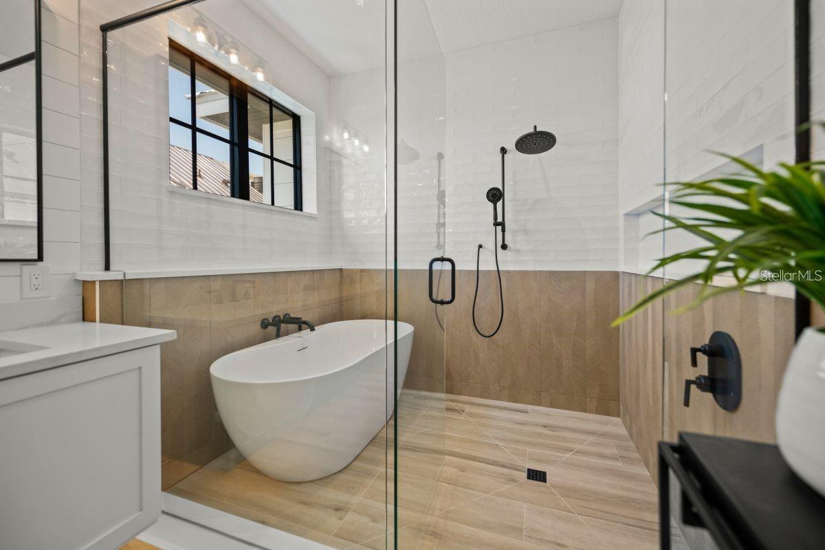 Sarasota, Florida, 34242, United States, 7 Bedrooms Bedrooms, ,8 BathroomsBathrooms,Residential,Active,1773223