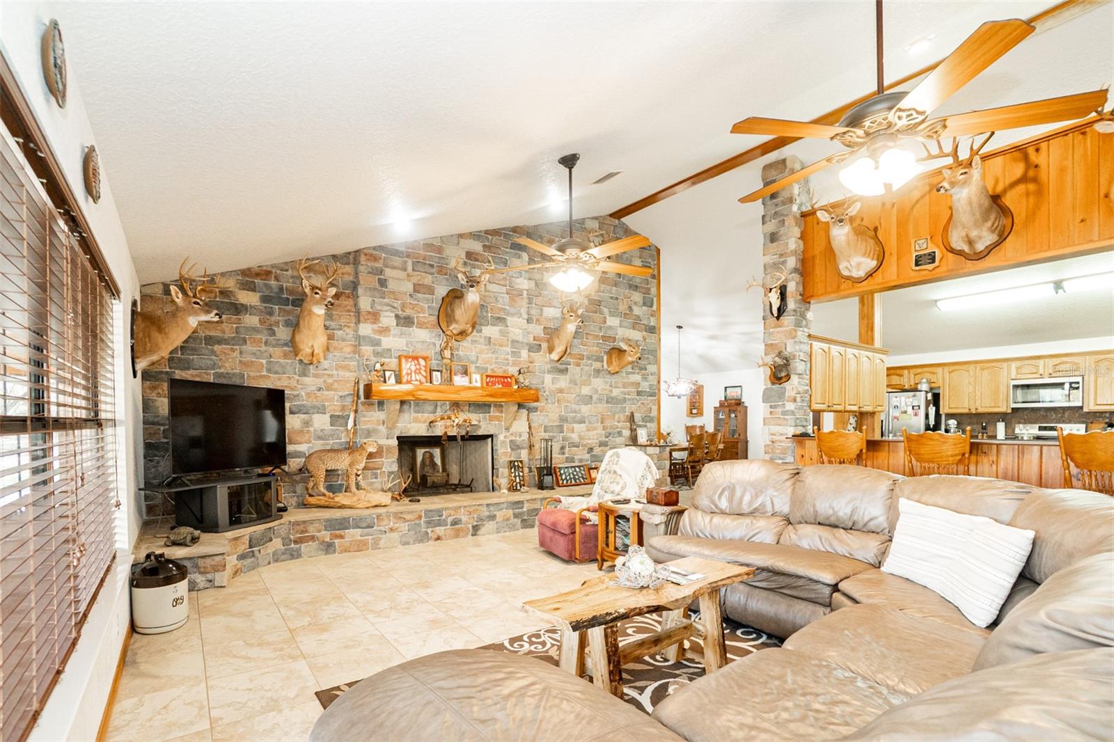 Silver Springs, Florida, 34488, United States, 3 Bedrooms Bedrooms, ,2 BathroomsBathrooms,Residential,Active,2044580