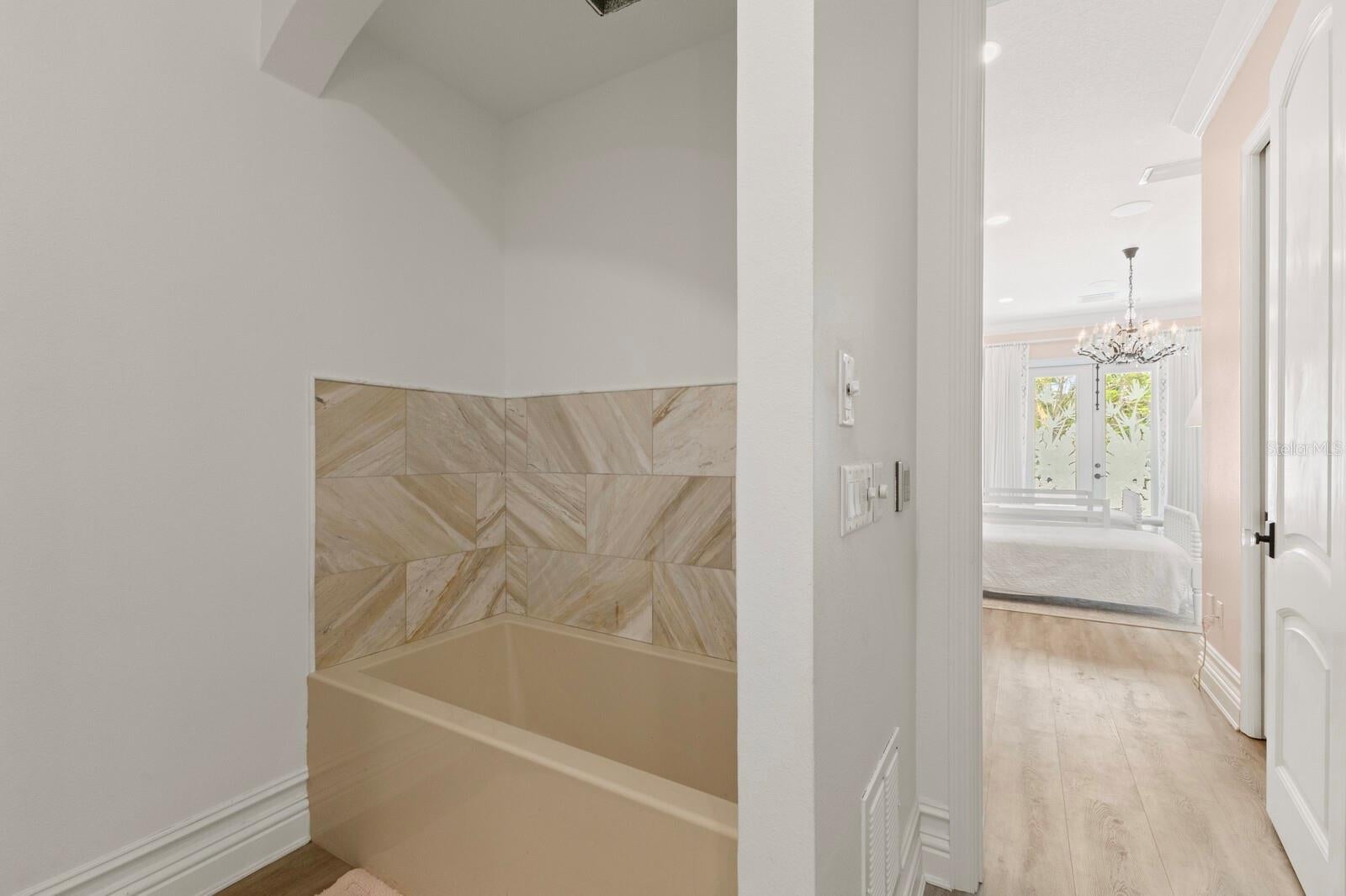 Bradenton, Florida, 34209, United States, 5 Bedrooms Bedrooms, ,6 BathroomsBathrooms,Residential,Active,1800164