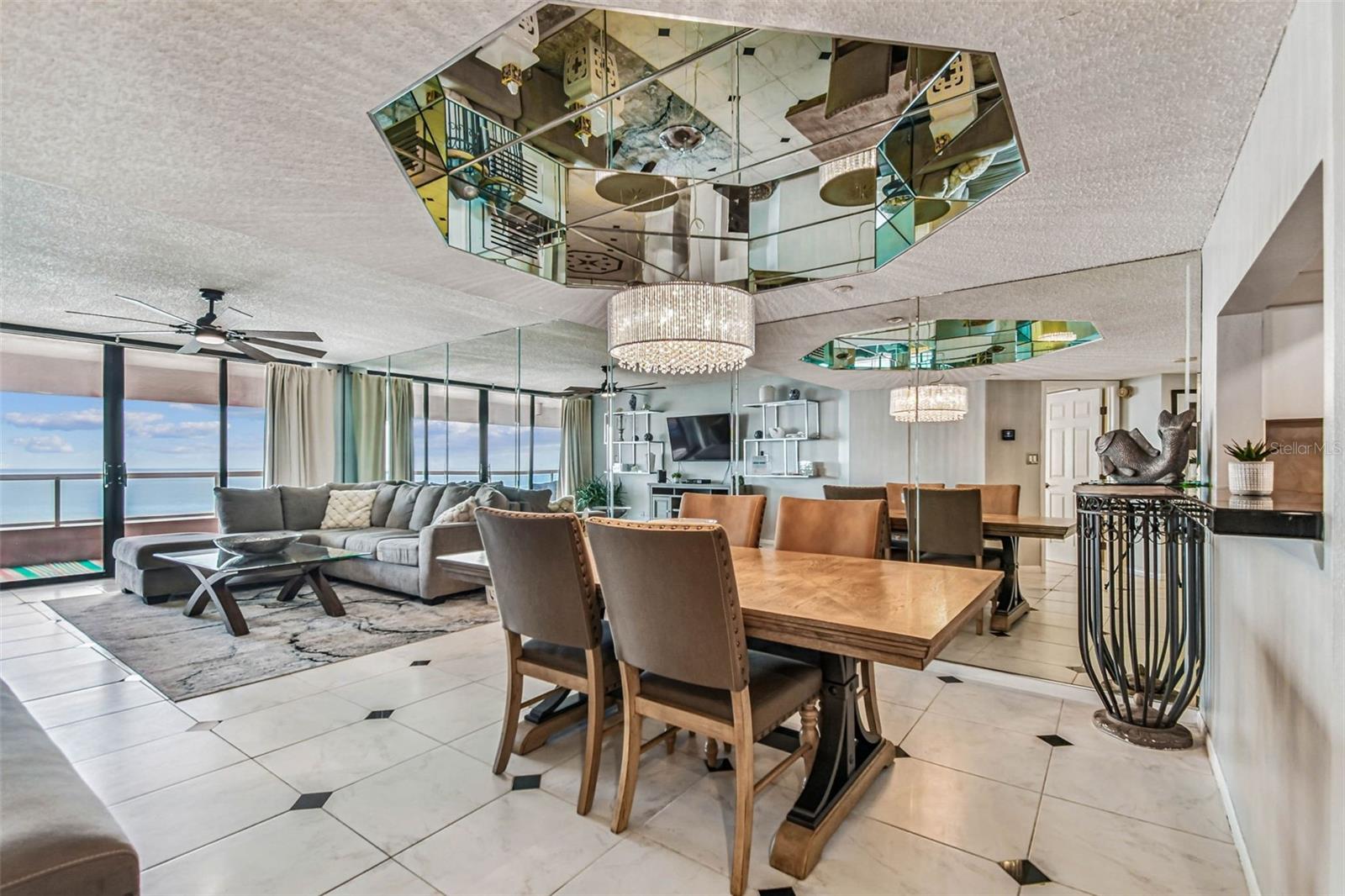 Clearwater Beach, Florida, 33767, United States, 2 Bedrooms Bedrooms, ,3 BathroomsBathrooms,Residential,Active,1919072
