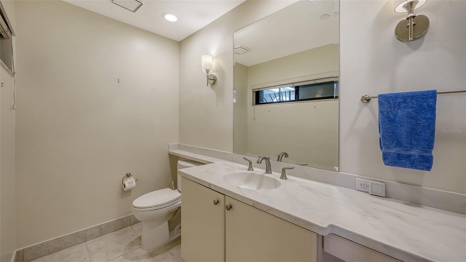 Longboat Key, Florida, 34228, United States, 2 Bedrooms Bedrooms, ,3 BathroomsBathrooms,Residential,Active,2009004