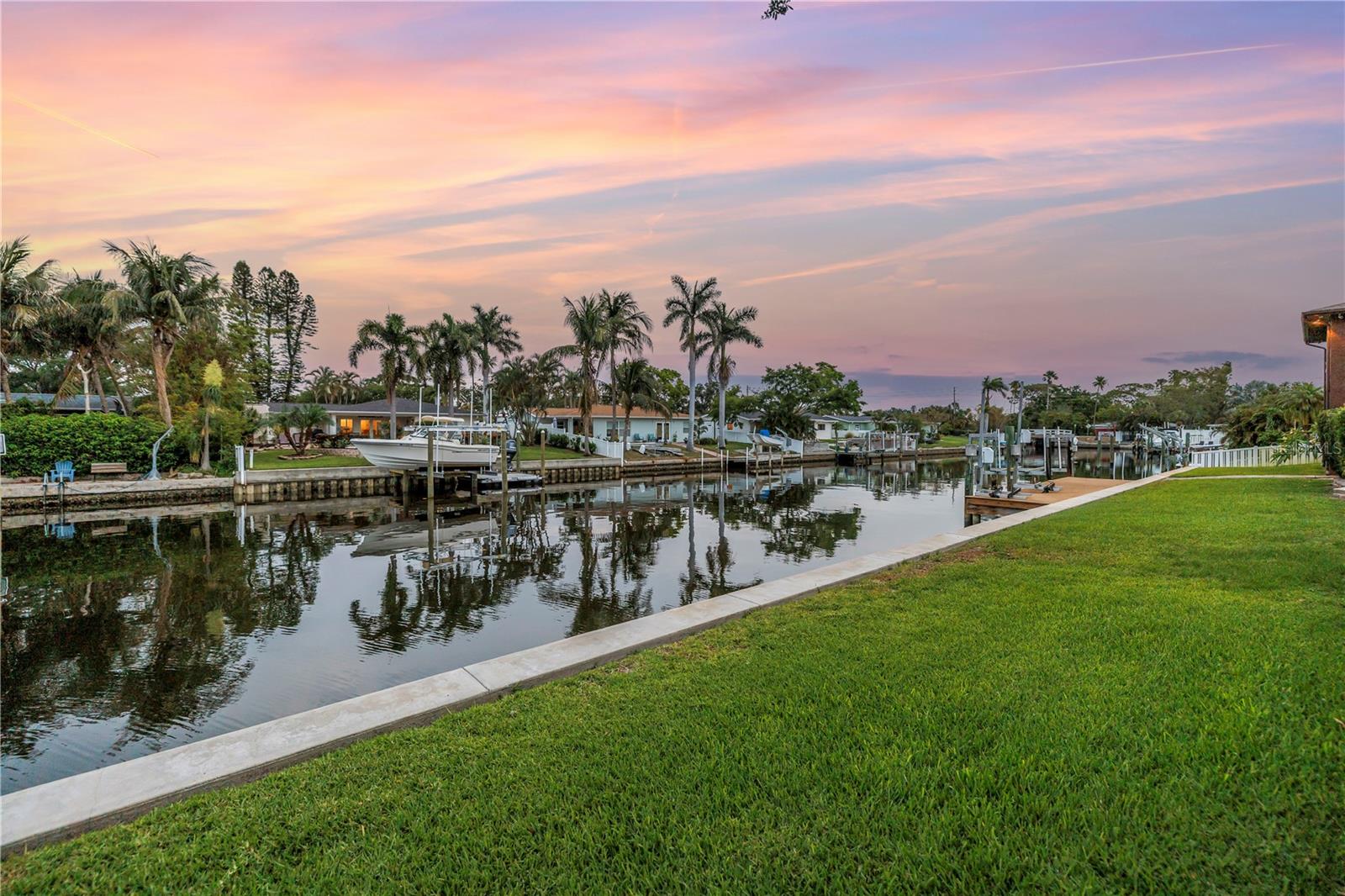 St Petersburg, Florida, 33703, United States, 5 Bedrooms Bedrooms, ,3 BathroomsBathrooms,Residential,Active,1824530