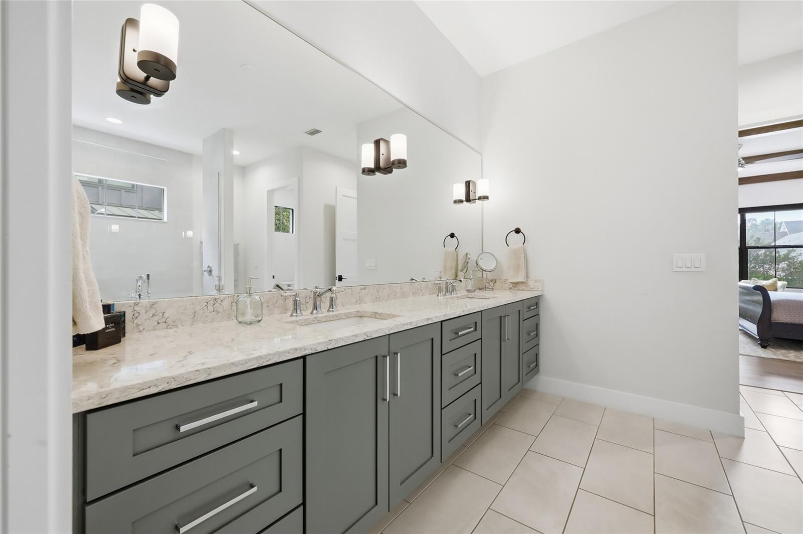 Winter Garden, Florida, 34787, United States, 5 Bedrooms Bedrooms, ,3 BathroomsBathrooms,Residential,Active,2009833