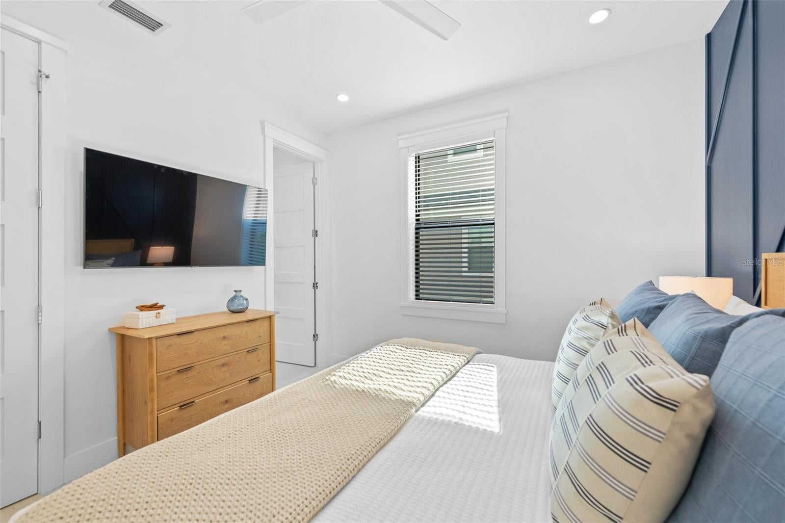 Sarasota, Florida, 34236, United States, 8 Bedrooms Bedrooms, ,10 BathroomsBathrooms,Residential,Active,2006955