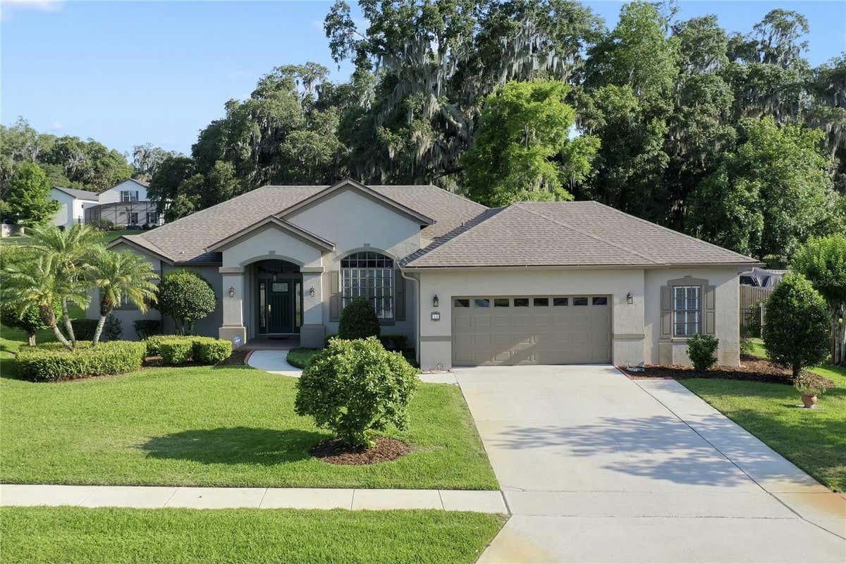 15 OAKLAND POINTE CIR, OAKLAND, FL 34760, photo 1 of 53