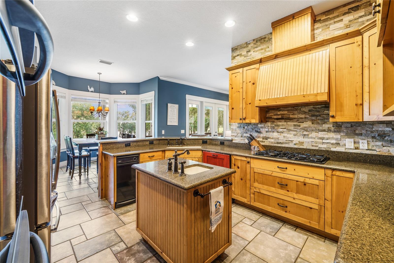 Umatilla, Florida, 32784, United States, 4 Bedrooms Bedrooms, ,4 BathroomsBathrooms,Residential,Active,1859381