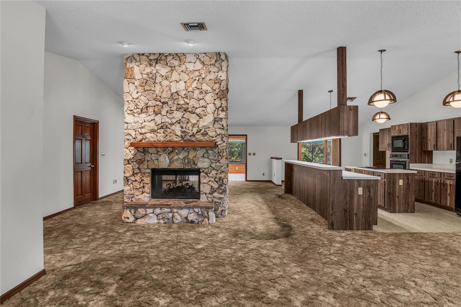 Oakland, Florida, 34787, United States, 4 Bedrooms Bedrooms, ,2 BathroomsBathrooms,Residential,Active,1990636