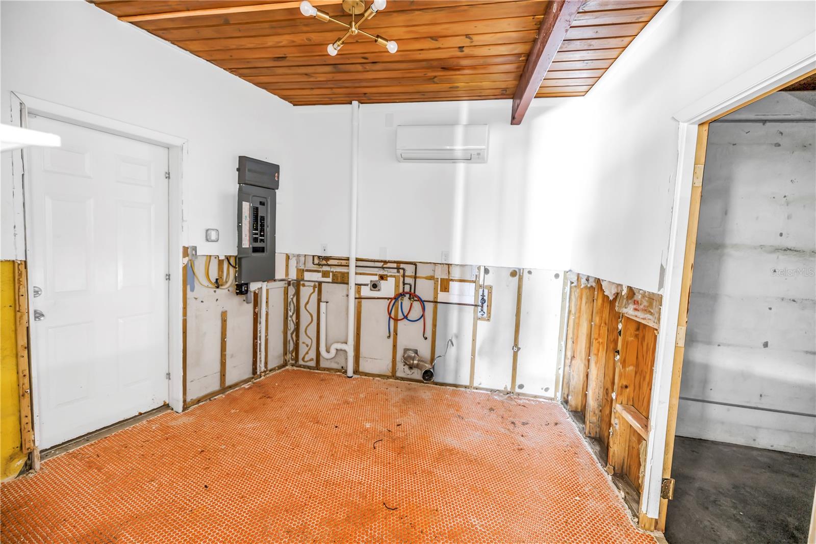 Treasure Island, Florida, 33706, United States, ,4 BathroomsBathrooms,Residential,Active,1808105