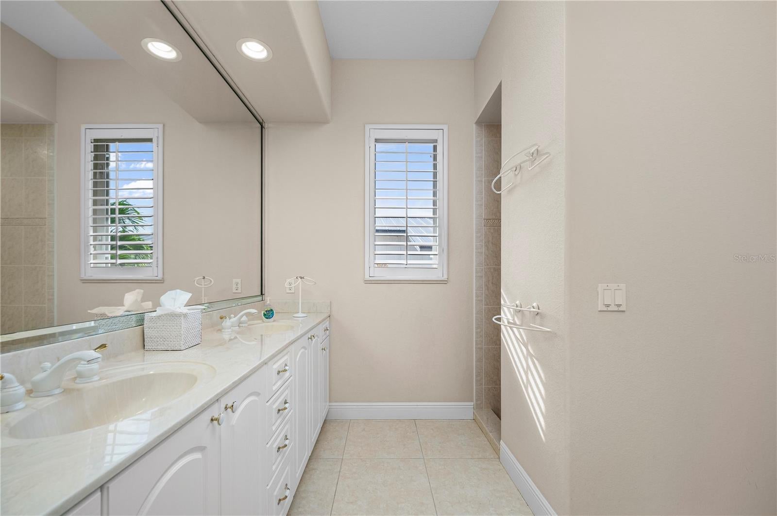 Punta Gorda, Florida, 33950, United States, 5 Bedrooms Bedrooms, ,5 BathroomsBathrooms,Residential,Active,2007175