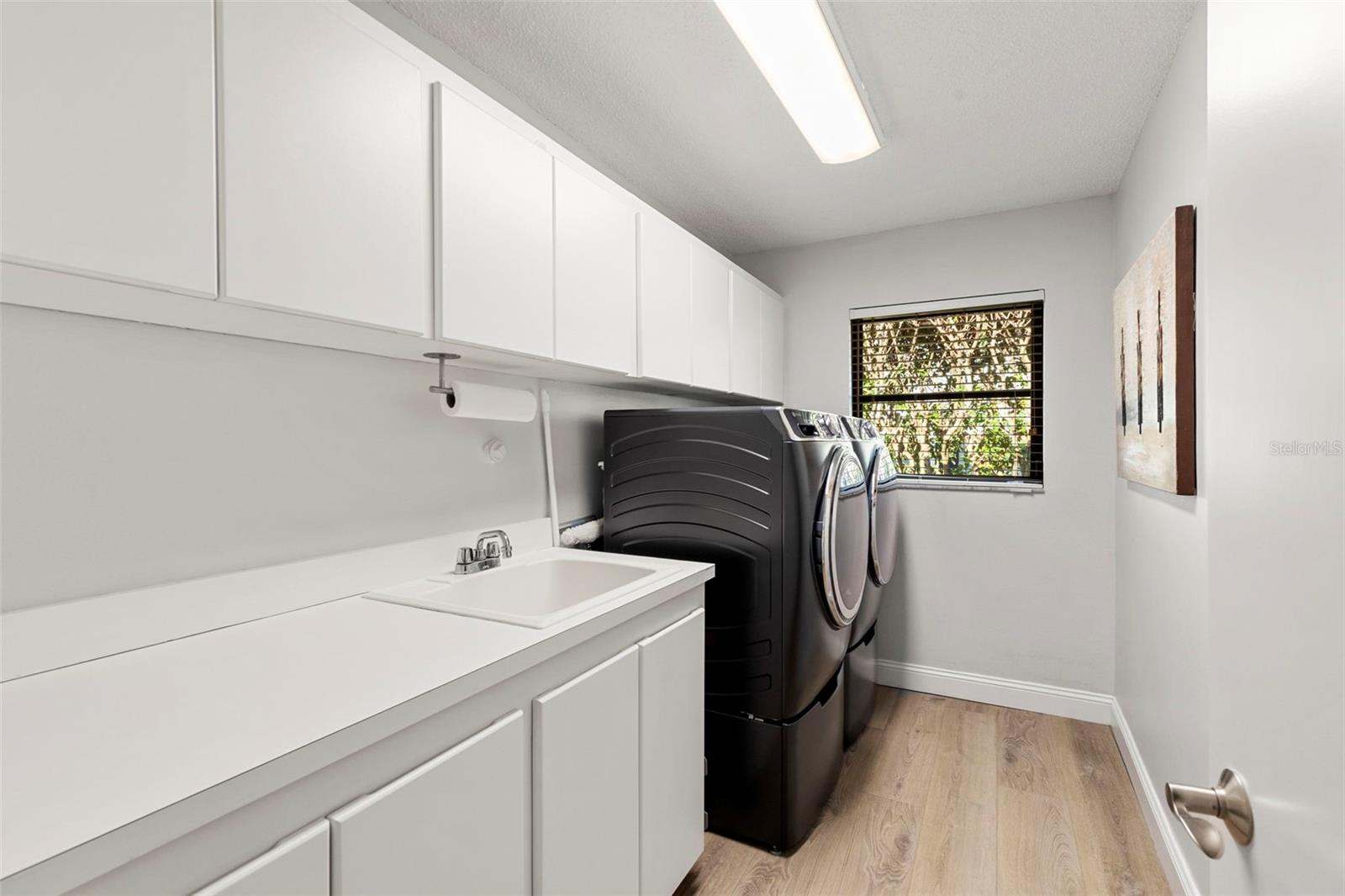 Clearwater, Florida, 33761, United States, 5 Bedrooms Bedrooms, ,3 BathroomsBathrooms,Residential,Active,1953689