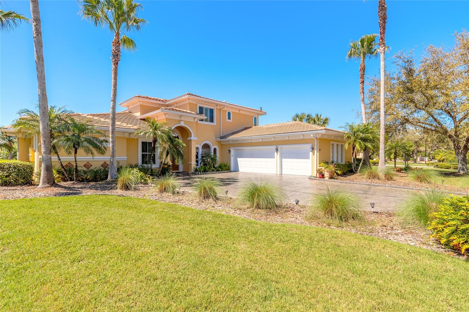 Daytona Beach, Florida, 32124, United States, 5 Bedrooms Bedrooms, ,4 BathroomsBathrooms,Residential,Active,1945086