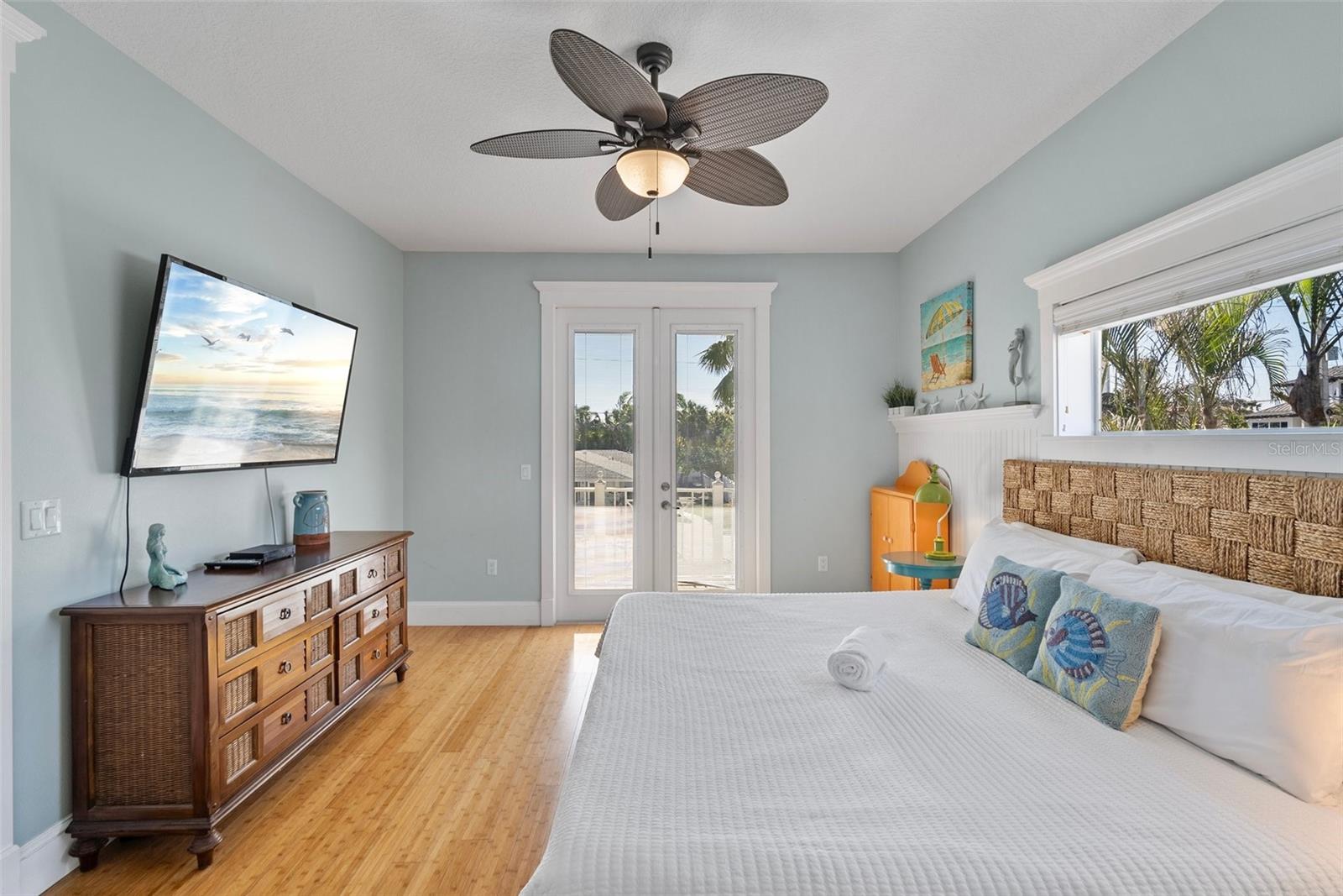 Holmes Beach, Florida, 34217, United States, 6 Bedrooms Bedrooms, ,5 BathroomsBathrooms,Residential,Active,1987273