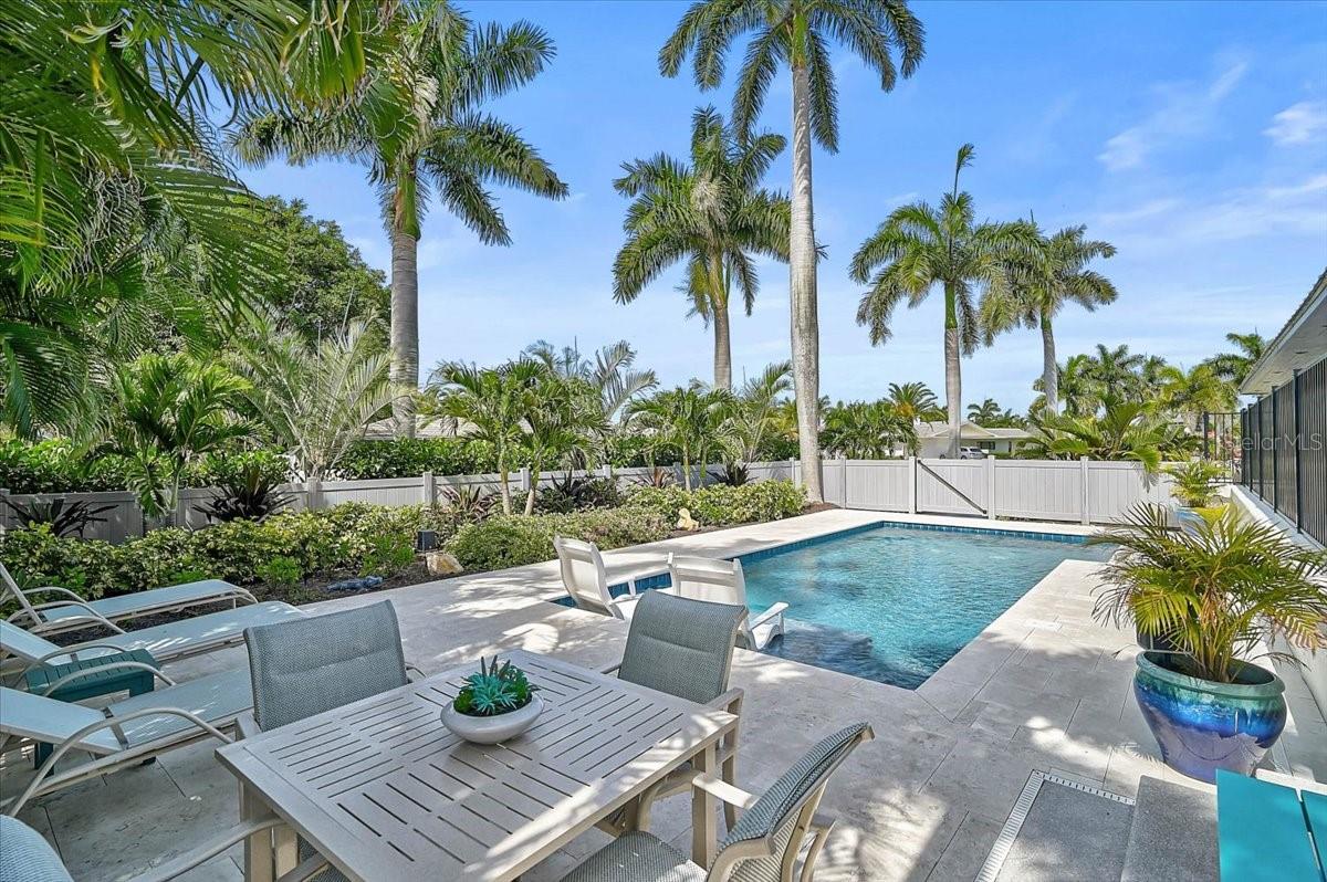 Sarasota, Florida, 34236, United States, 2 Bedrooms Bedrooms, ,4 BathroomsBathrooms,Residential,Active,2044994
