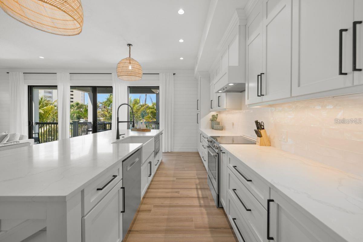 Sarasota, Florida, 34242, United States, 7 Bedrooms Bedrooms, ,8 BathroomsBathrooms,Residential,Active,1773223