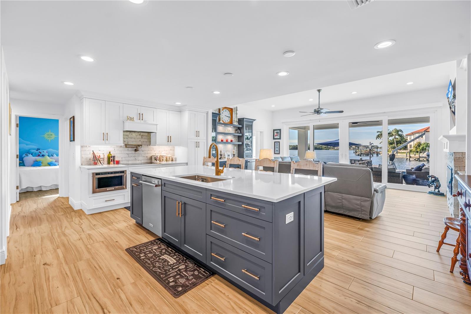 St Petersburg, Florida, 33704, United States, 4 Bedrooms Bedrooms, ,3 BathroomsBathrooms,Residential,Active,2009411