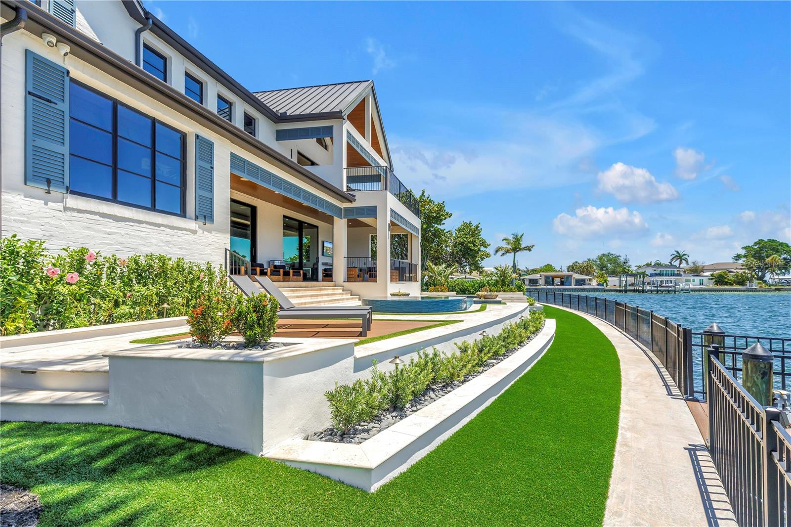 St Petersburg, Florida, 33705, United States, 5 Bedrooms Bedrooms, ,4 BathroomsBathrooms,Residential,Pending,2045504