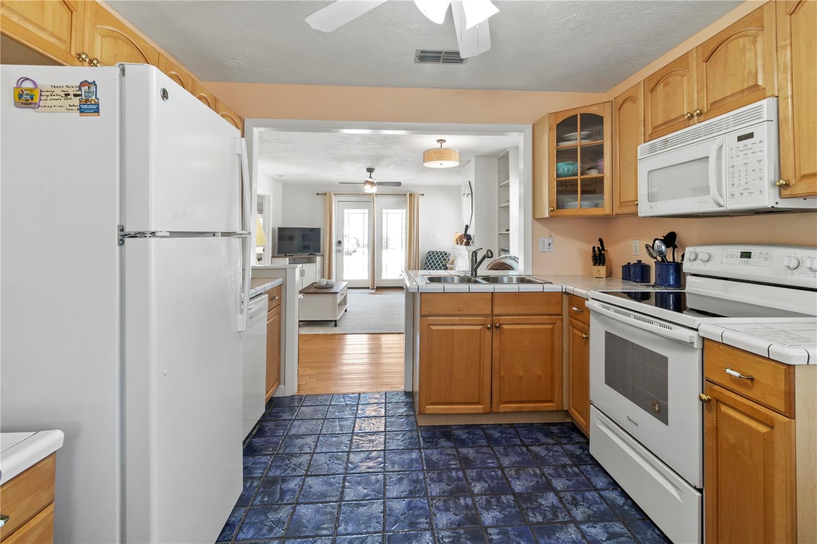 Holmes Beach, Florida, 34217, United States, 5 Bedrooms Bedrooms, ,3 BathroomsBathrooms,Residential,Active,1972187