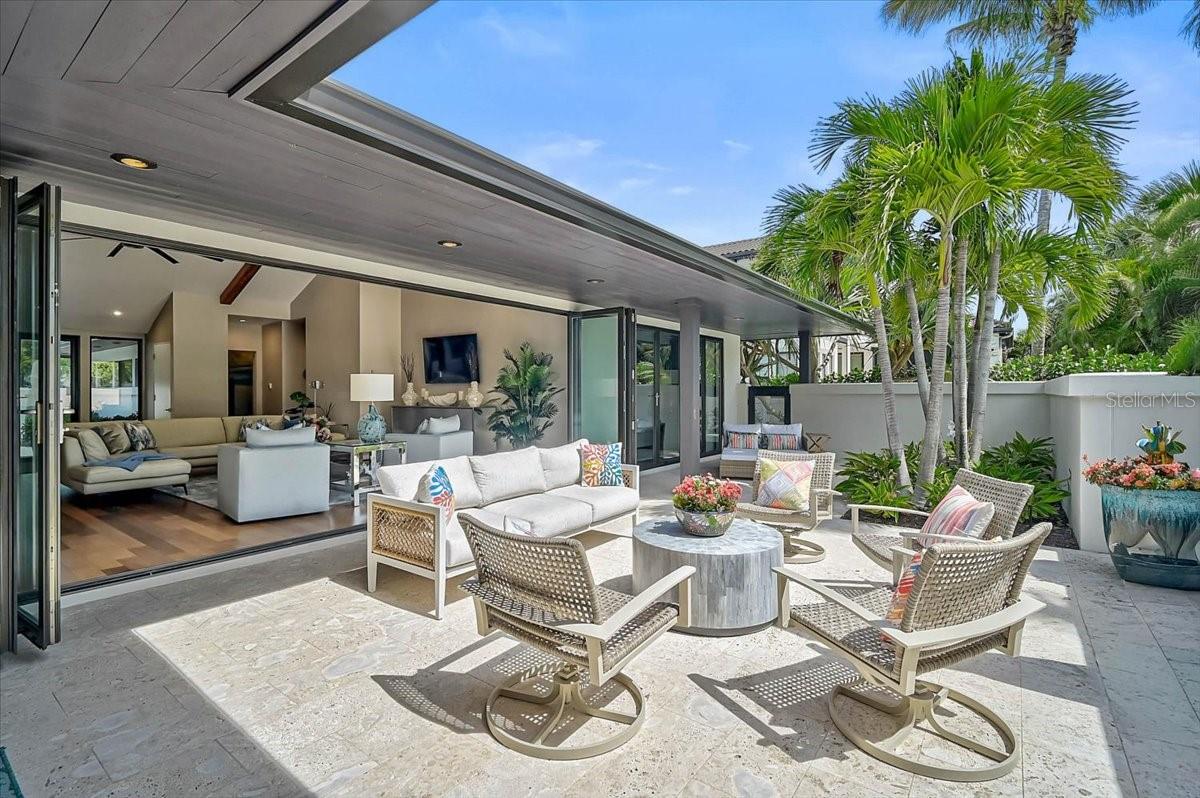 Sarasota, Florida, 34236, United States, 2 Bedrooms Bedrooms, ,4 BathroomsBathrooms,Residential,Active,2044994