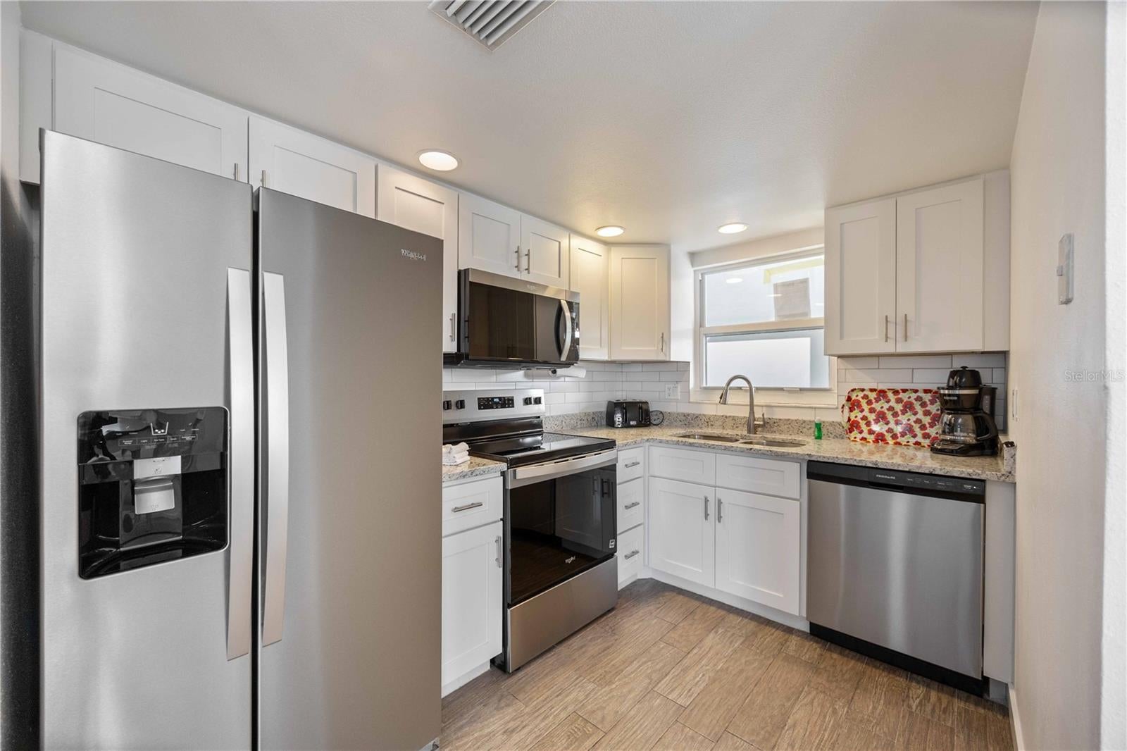 Sarasota, Florida, 34242, United States, 4 Bedrooms Bedrooms, ,3 BathroomsBathrooms,Residential,Active,1905468