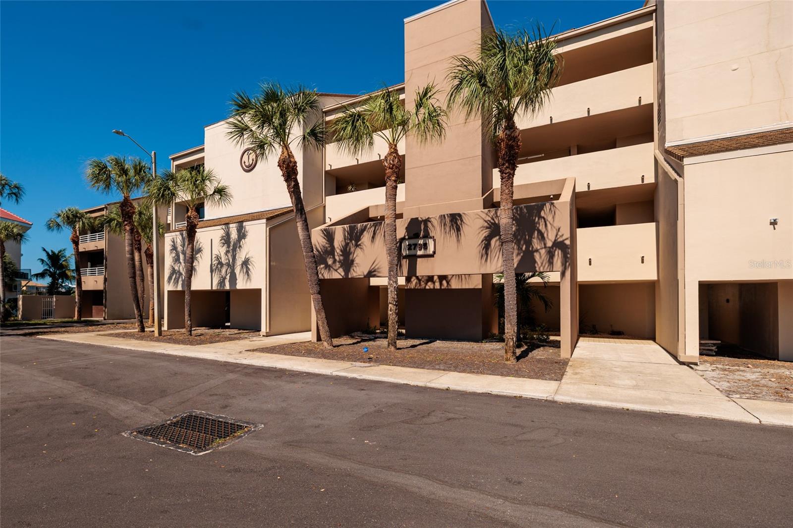 St Petersburg, Florida, 33707, United States, 4 Bedrooms Bedrooms, ,5 BathroomsBathrooms,Residential,Active,1985578