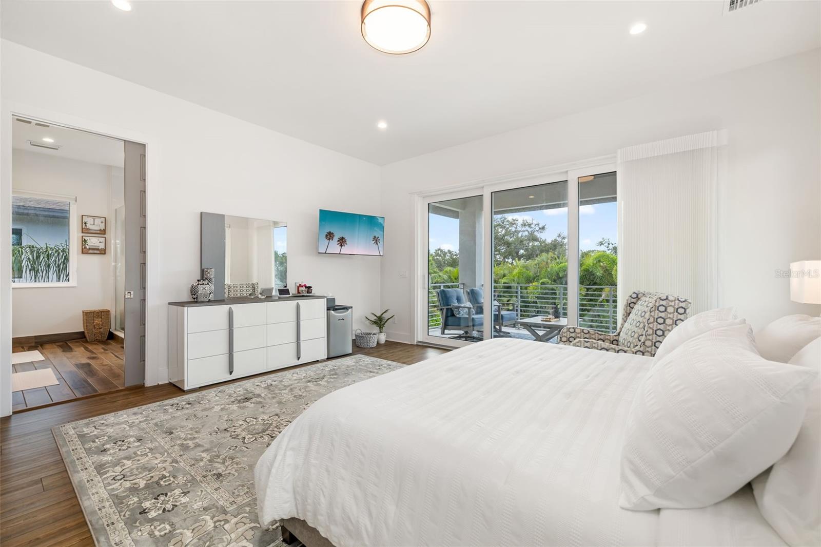 Sarasota, Florida, 34231, United States, 4 Bedrooms Bedrooms, ,3 BathroomsBathrooms,Residential,Active,1922484