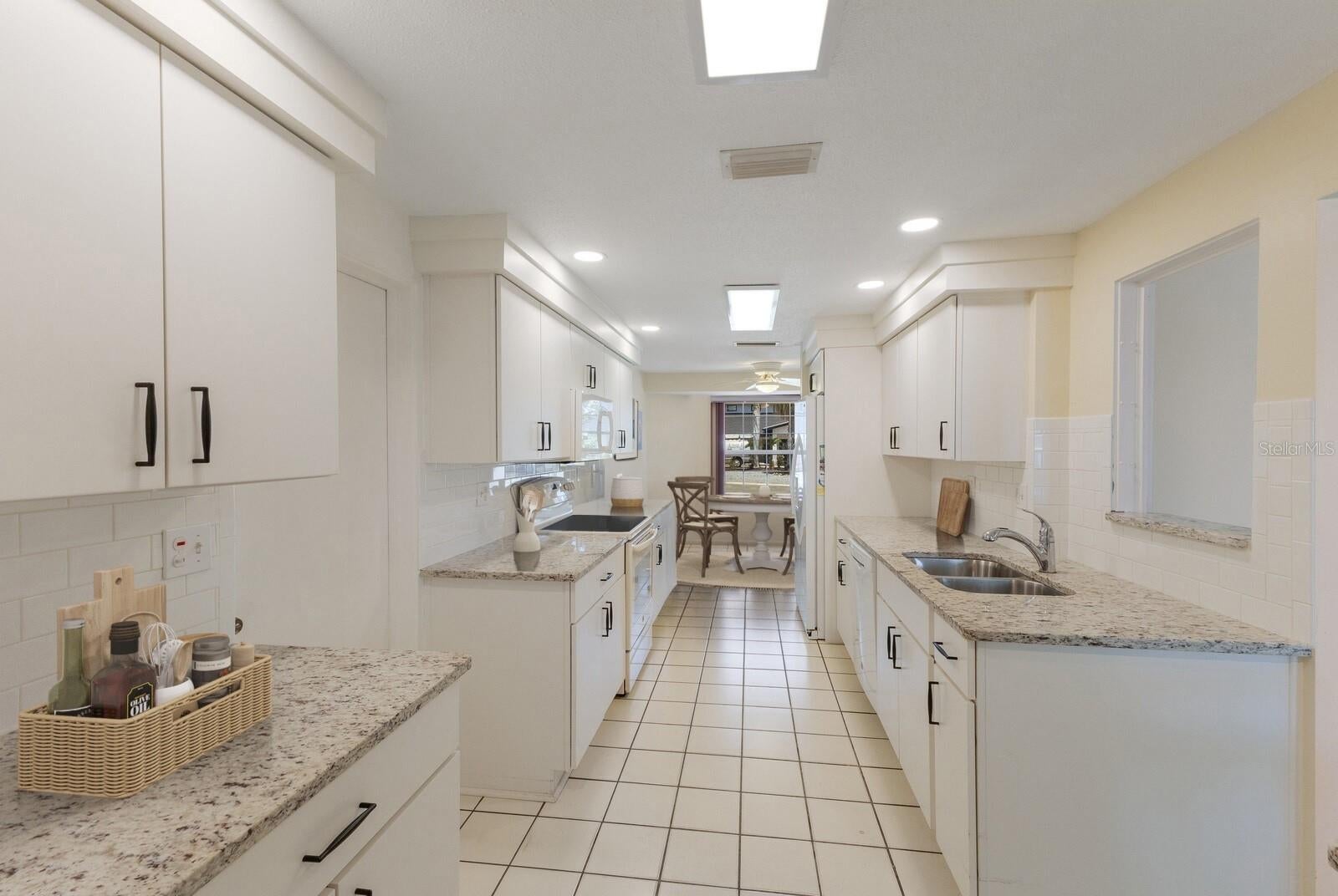 Bradenton, Florida, 34209, United States, 3 Bedrooms Bedrooms, ,3 BathroomsBathrooms,Residential,Active,1913020