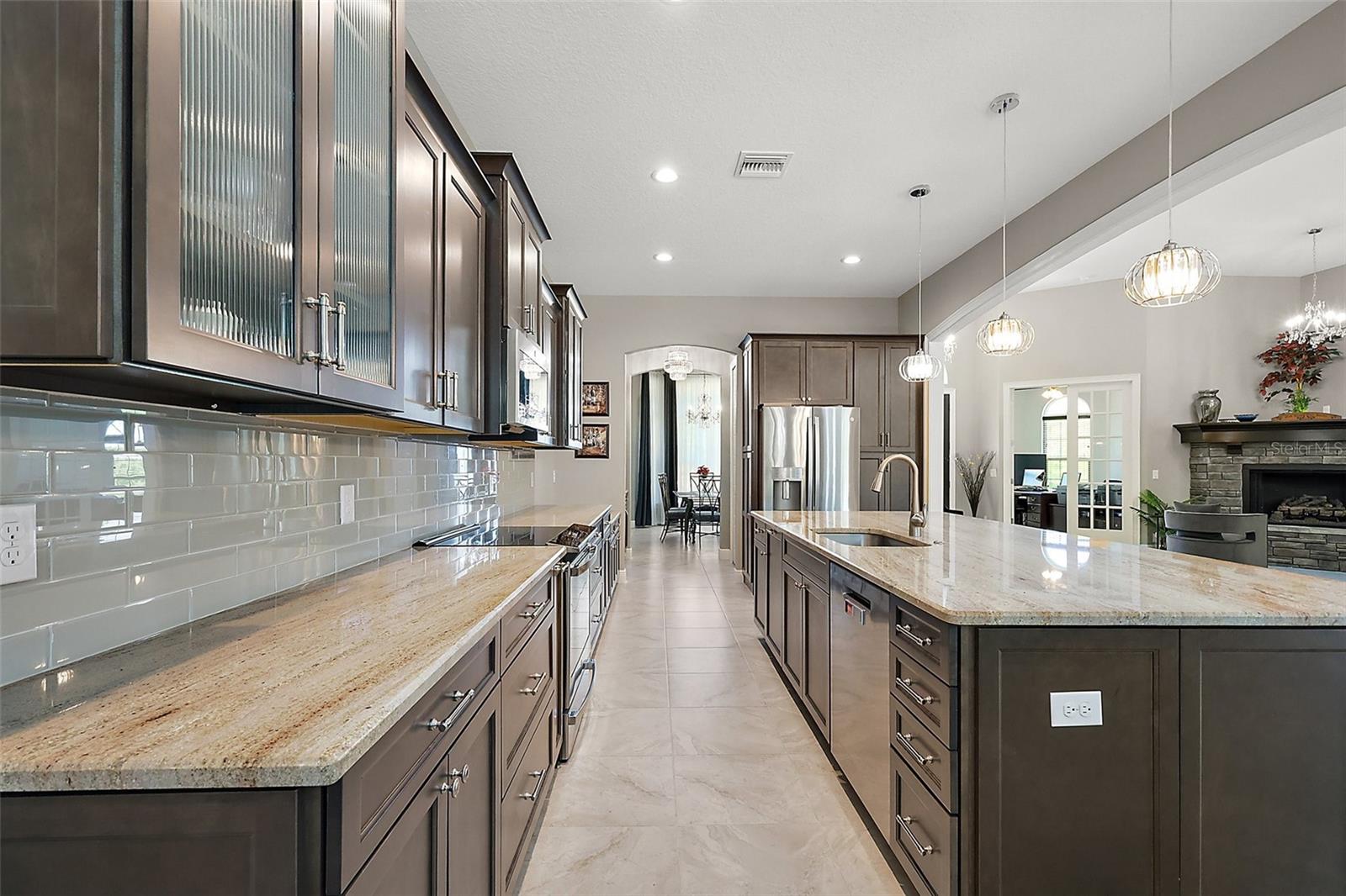 Lady Lake, Florida, 32159, United States, 5 Bedrooms Bedrooms, ,3 BathroomsBathrooms,Residential,Active,1985870