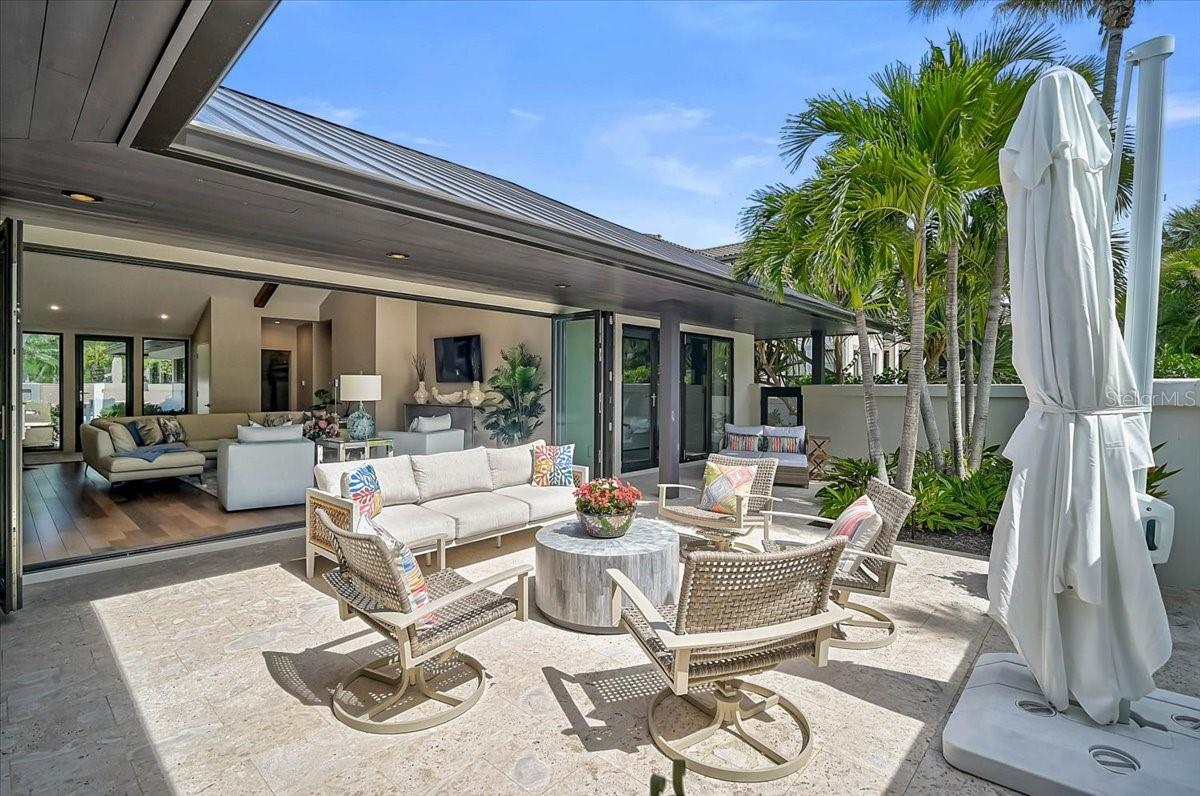 Sarasota, Florida, 34236, United States, 2 Bedrooms Bedrooms, ,4 BathroomsBathrooms,Residential,Active,2044994
