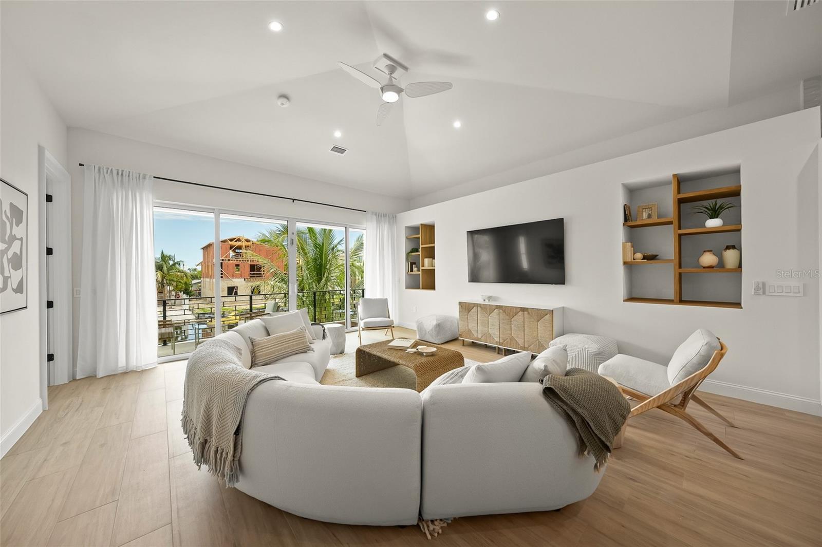 Sarasota, Florida, 34242, United States, 4 Bedrooms Bedrooms, ,5 BathroomsBathrooms,Residential,Active,1922294