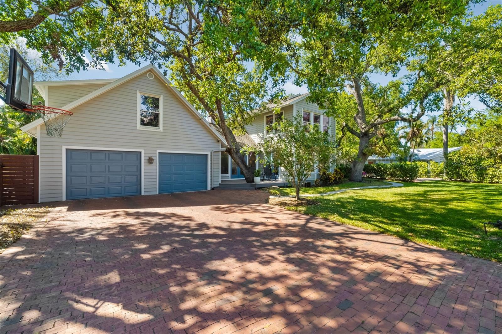 Sarasota, Florida, 34231, United States, 4 Bedrooms Bedrooms, ,4 BathroomsBathrooms,Residential,Active,1999174