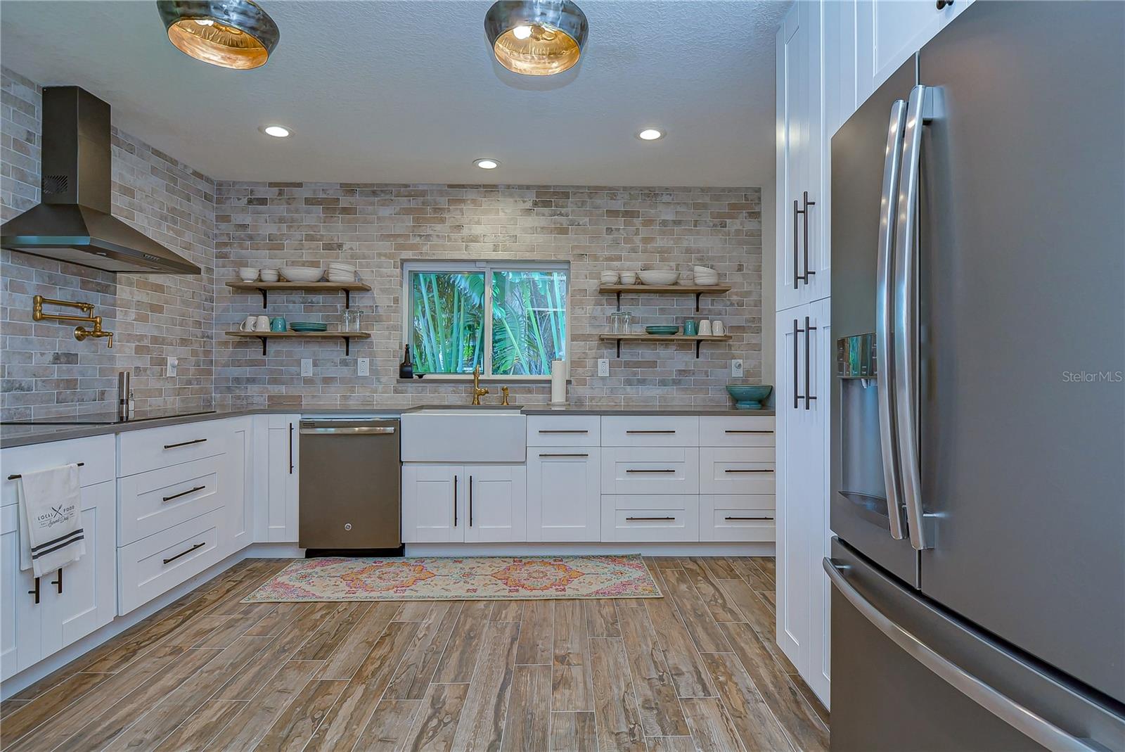 Dunedin, Florida, 34698, United States, 3 Bedrooms Bedrooms, ,3 BathroomsBathrooms,Residential,Active,1994972