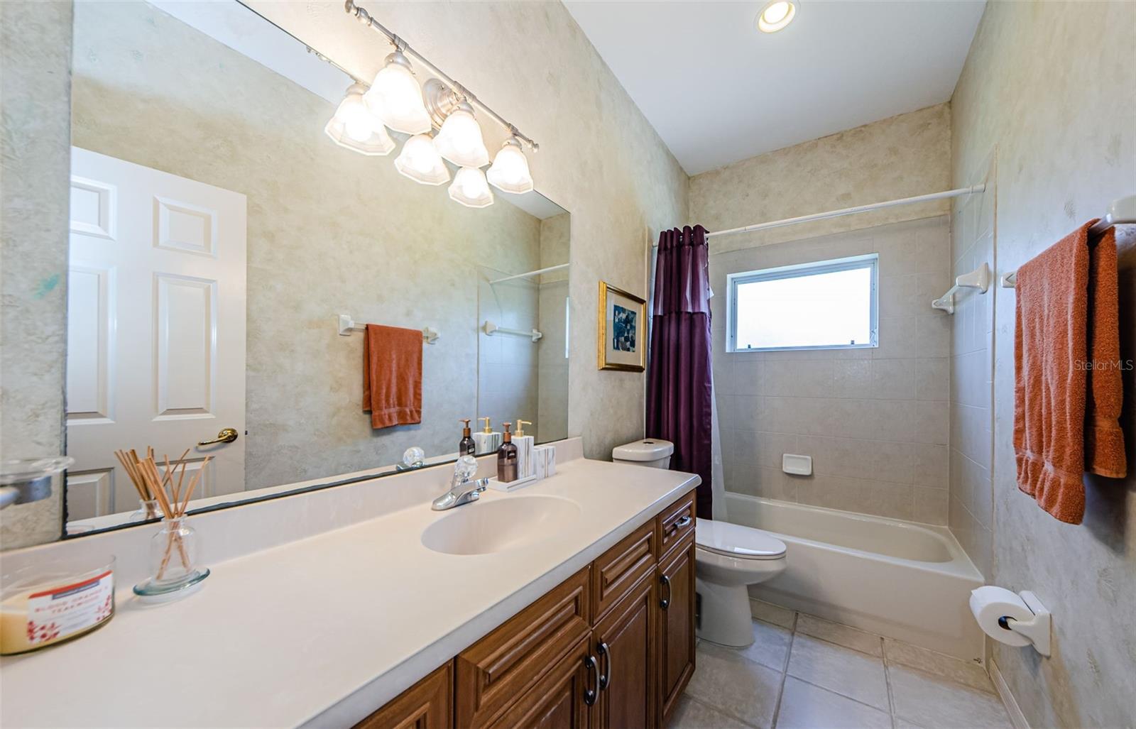 Tarpon Springs, Florida, 34688, United States, 5 Bedrooms Bedrooms, ,4 BathroomsBathrooms,Residential,Active,1853279