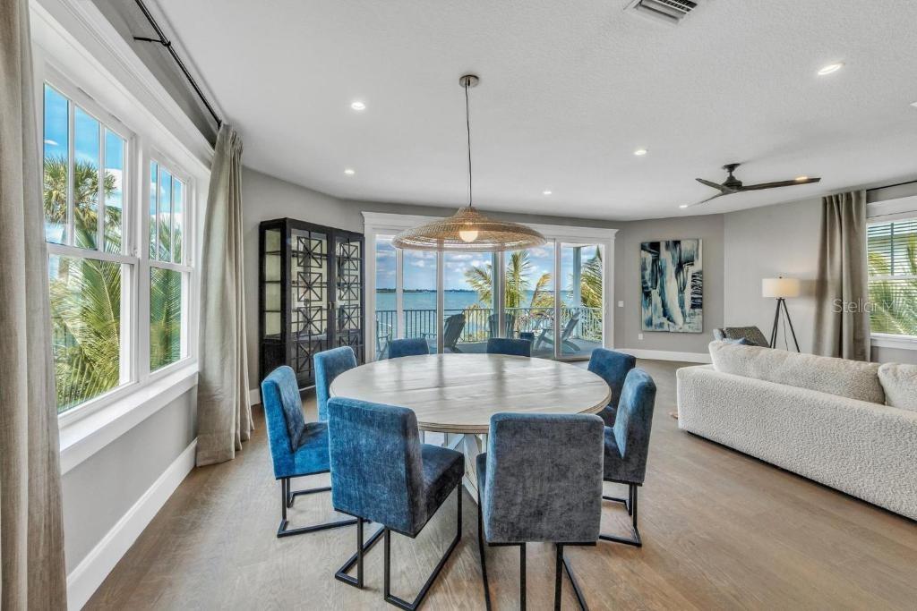 Bradenton Beach, Florida, 34217, United States, 5 Bedrooms Bedrooms, ,6 BathroomsBathrooms,Residential,Active,1908168