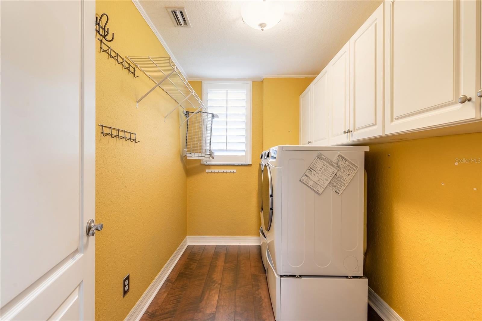 Daytona Beach, Florida, 32124, United States, 5 Bedrooms Bedrooms, ,4 BathroomsBathrooms,Residential,Active,1945086