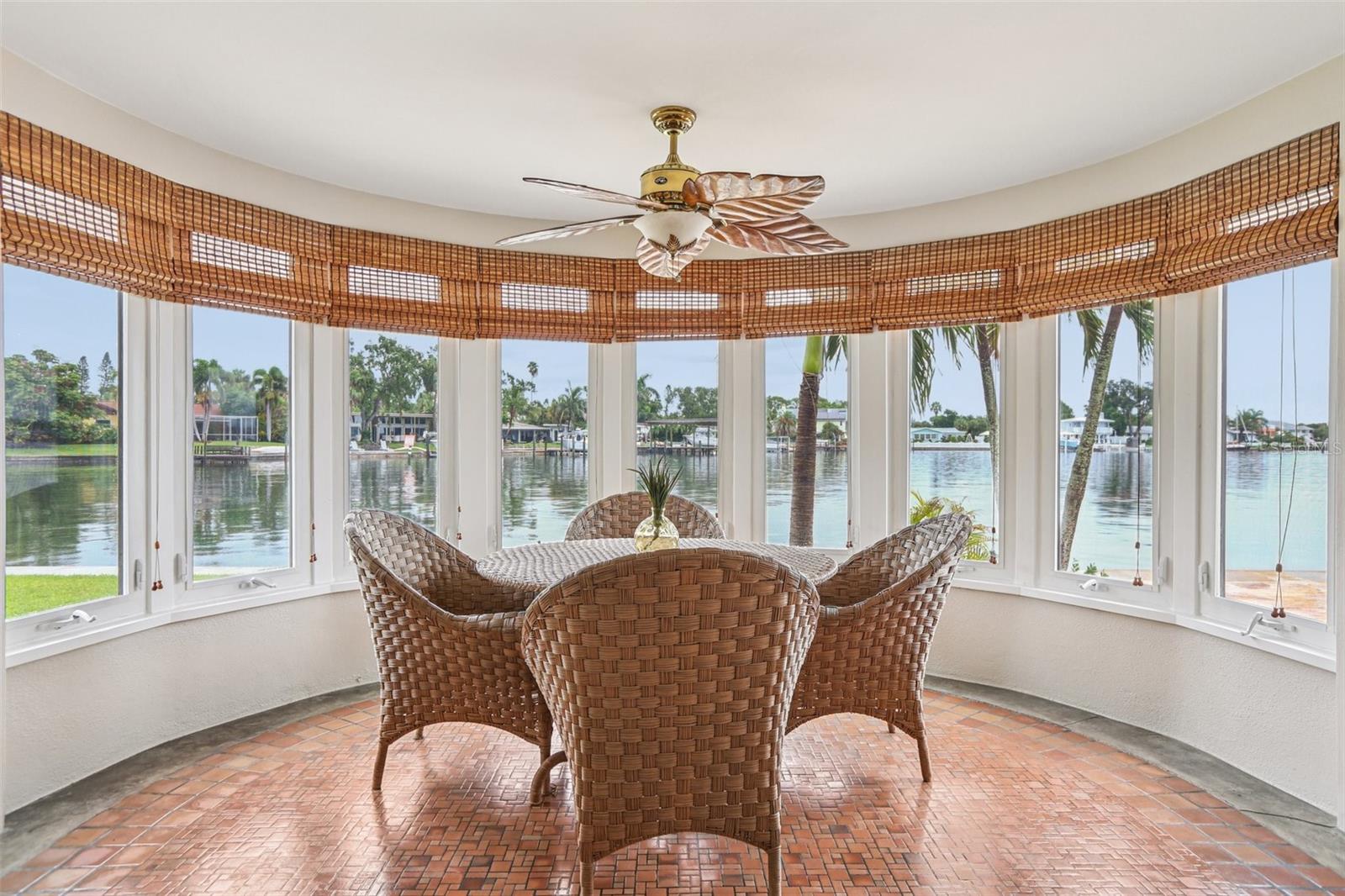 St Petersburg, Florida, 33705, United States, 4 Bedrooms Bedrooms, ,4 BathroomsBathrooms,Residential,Active,1927682