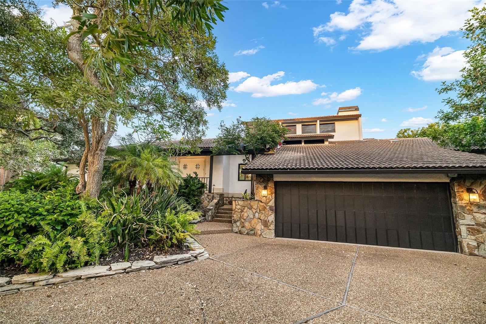 Longboat Key, Florida, 34228, United States, 3 Bedrooms Bedrooms, ,4 BathroomsBathrooms,Residential,Active,1995265