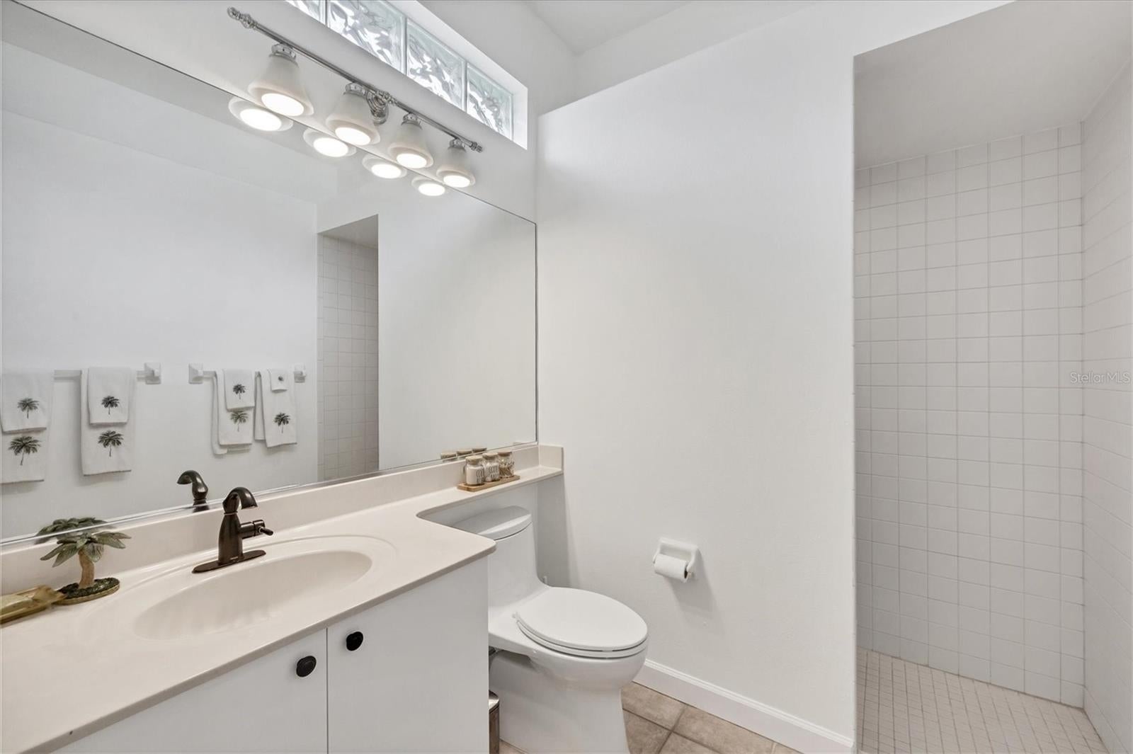 Sarasota, Florida, 34240, United States, 3 Bedrooms Bedrooms, ,3 BathroomsBathrooms,Residential,Active,1871617