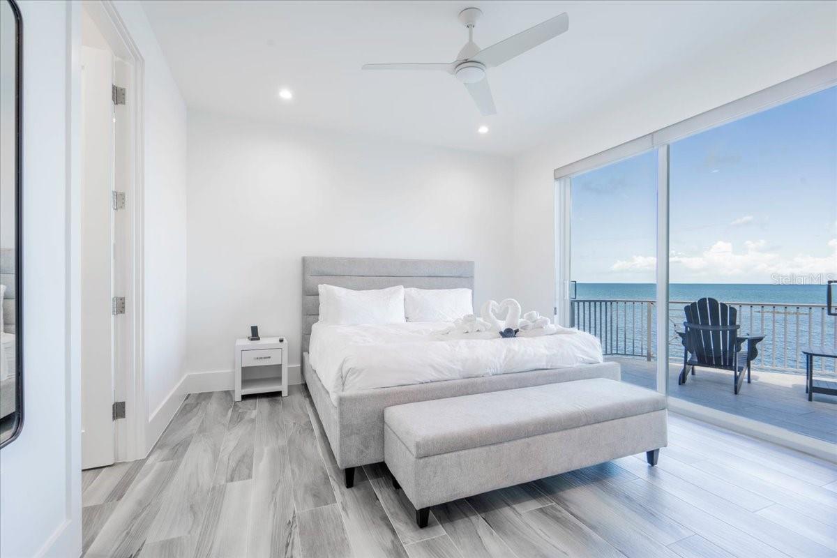 Marathon, Florida, 33050, United States, 5 Bedrooms Bedrooms, ,5 BathroomsBathrooms,Residential,Active,2011845