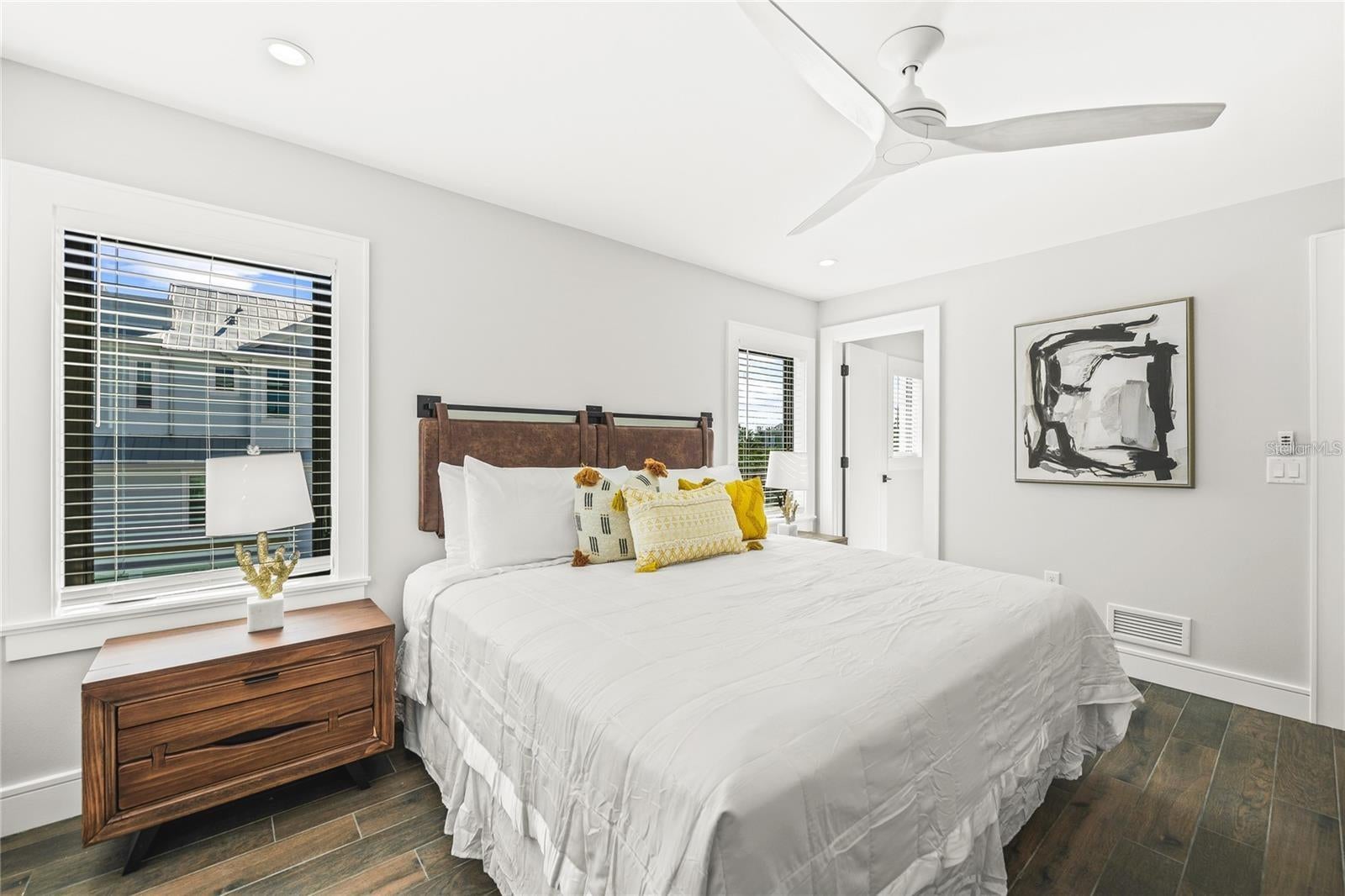 Sarasota, Florida, 34236, United States, 6 Bedrooms Bedrooms, ,8 BathroomsBathrooms,Residential,Active,1773155