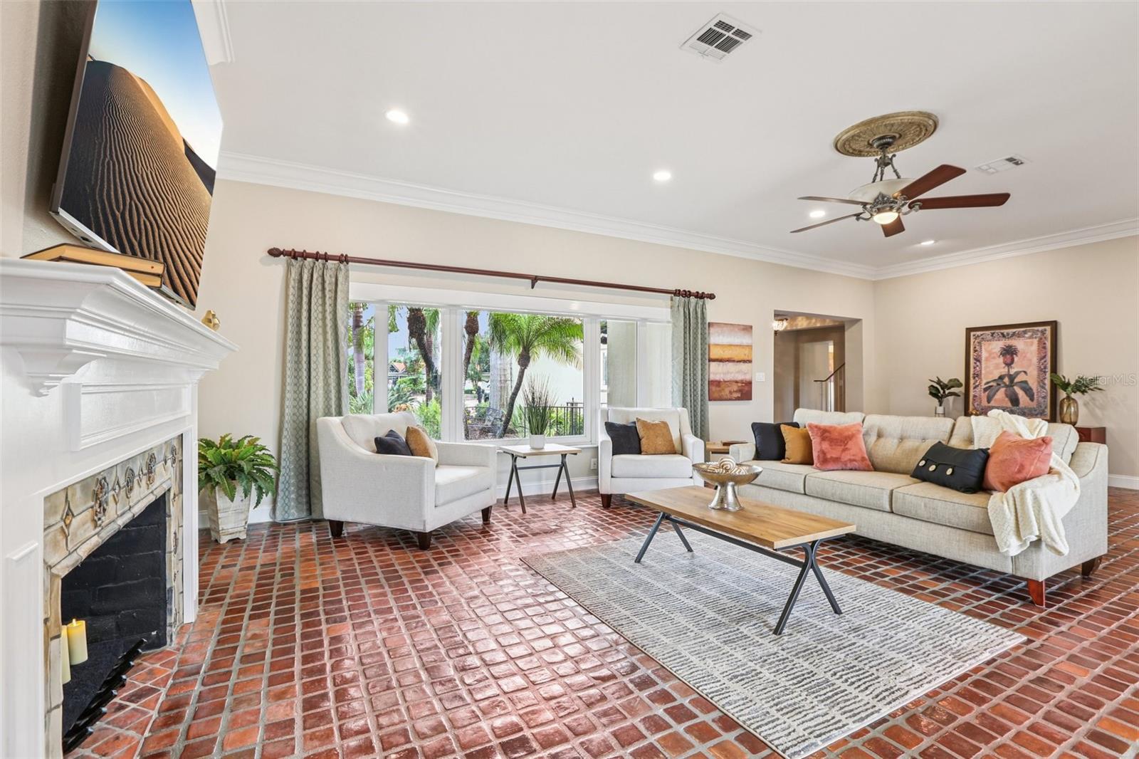 St Petersburg, Florida, 33705, United States, 4 Bedrooms Bedrooms, ,4 BathroomsBathrooms,Residential,Active,1927682